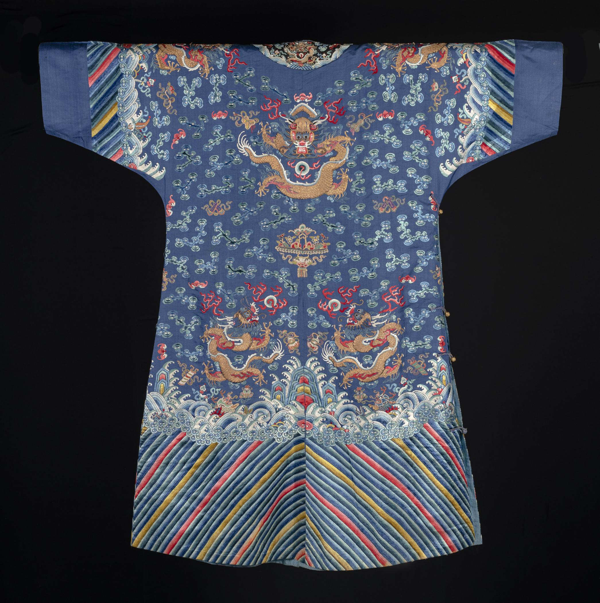 2015.0047.056 Robe, view 2, reverse
