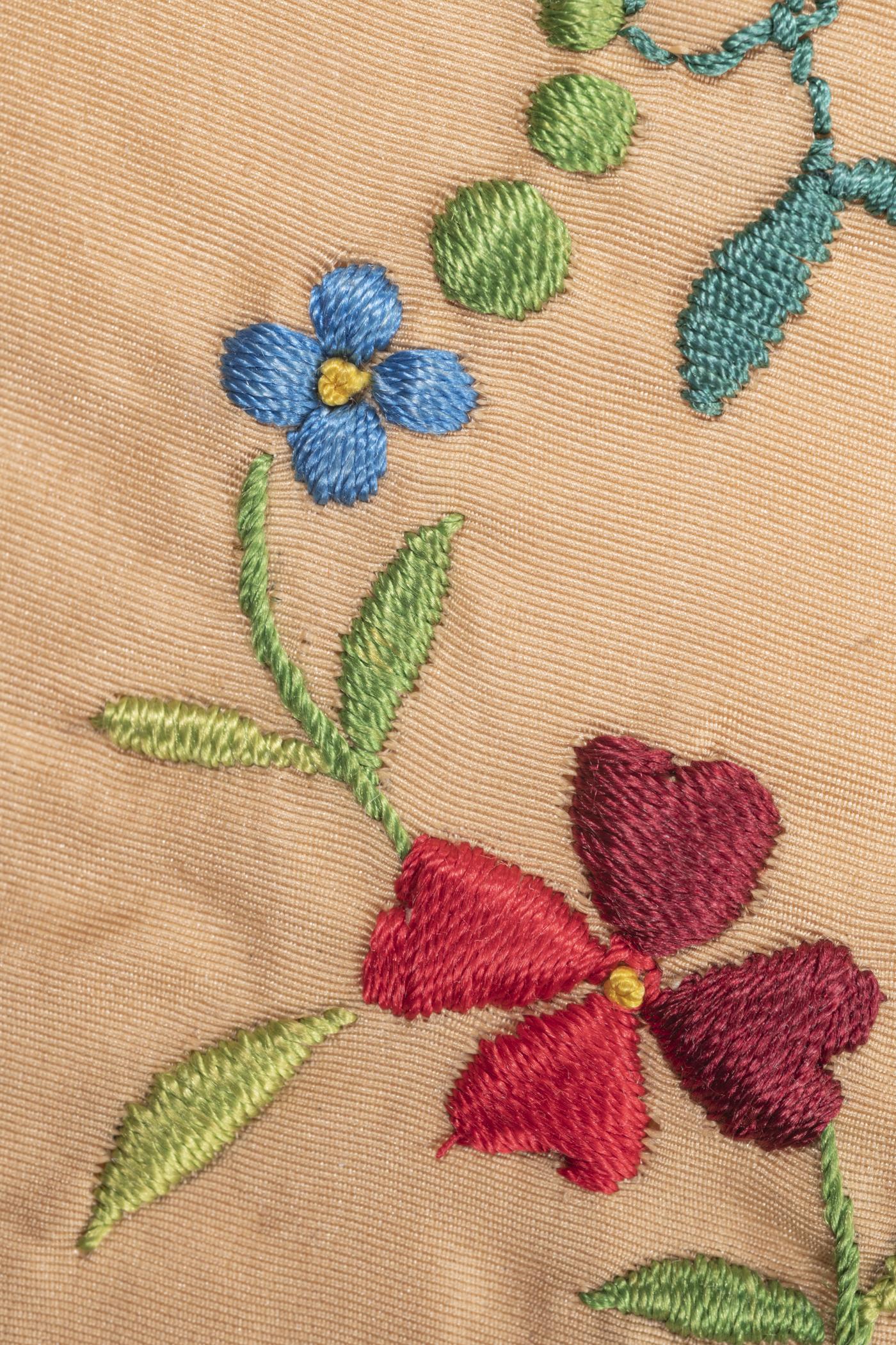2015.0047.065 A Bodice, detail 8