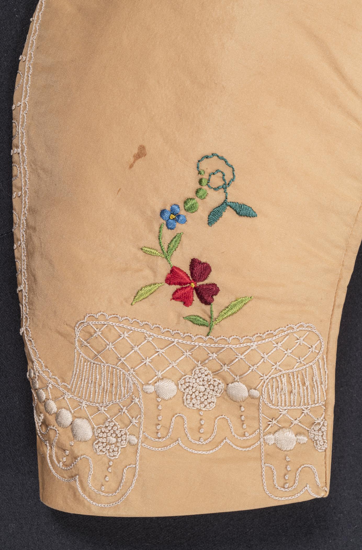 2015.0047.065 A Bodice, detail 1