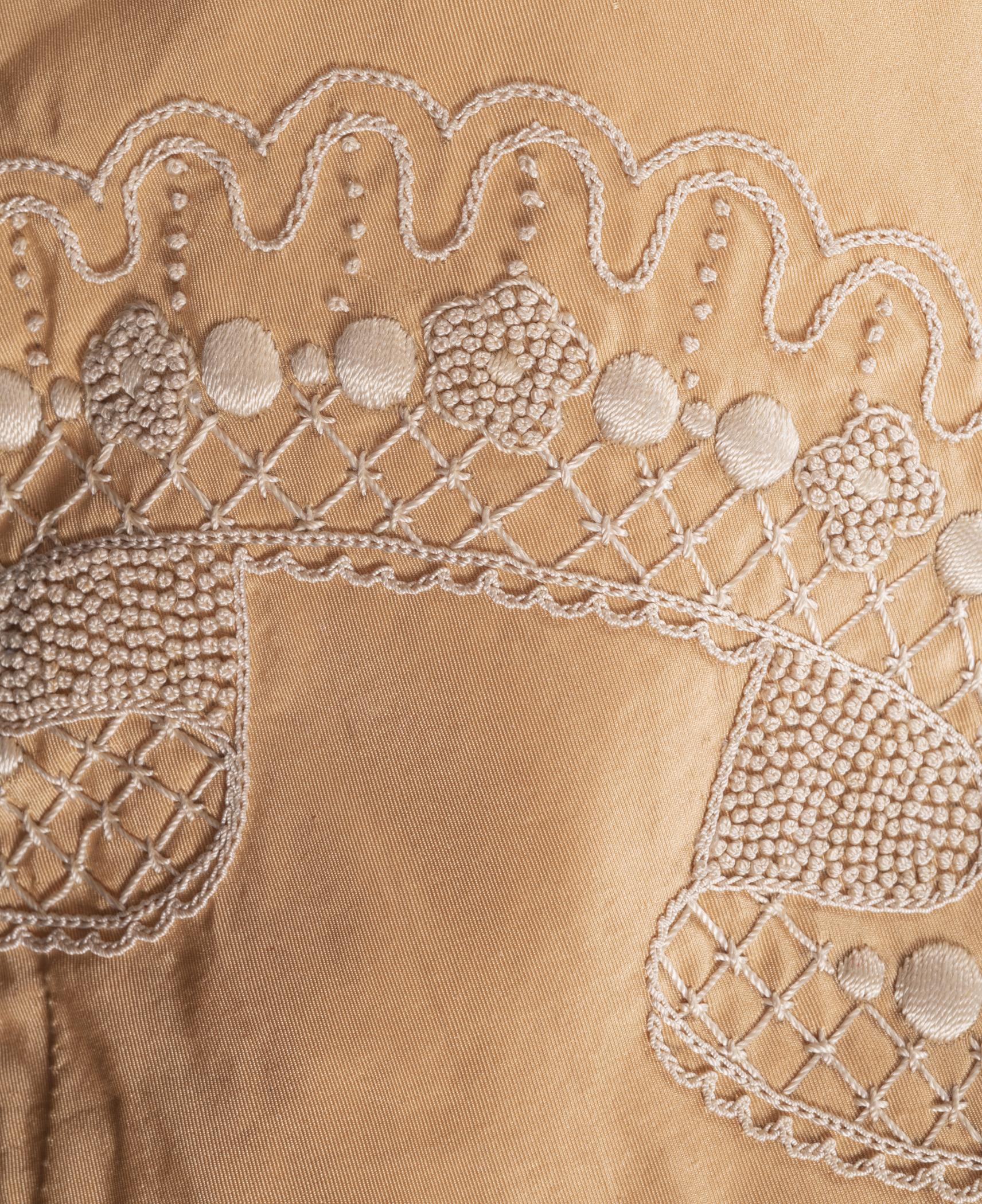 2015.0047.065 A Bodice, detail 4