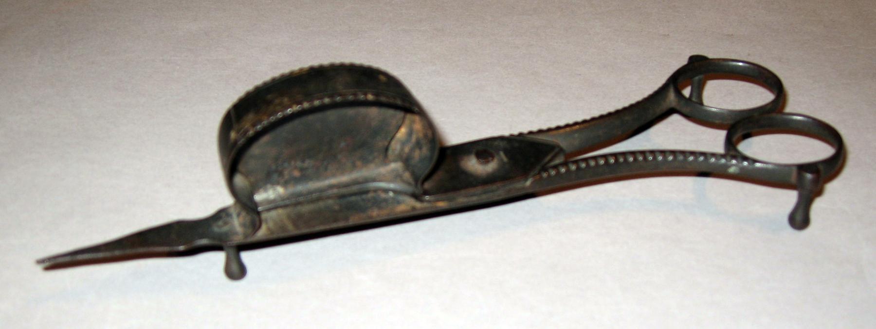 1959.1577 Snuffer