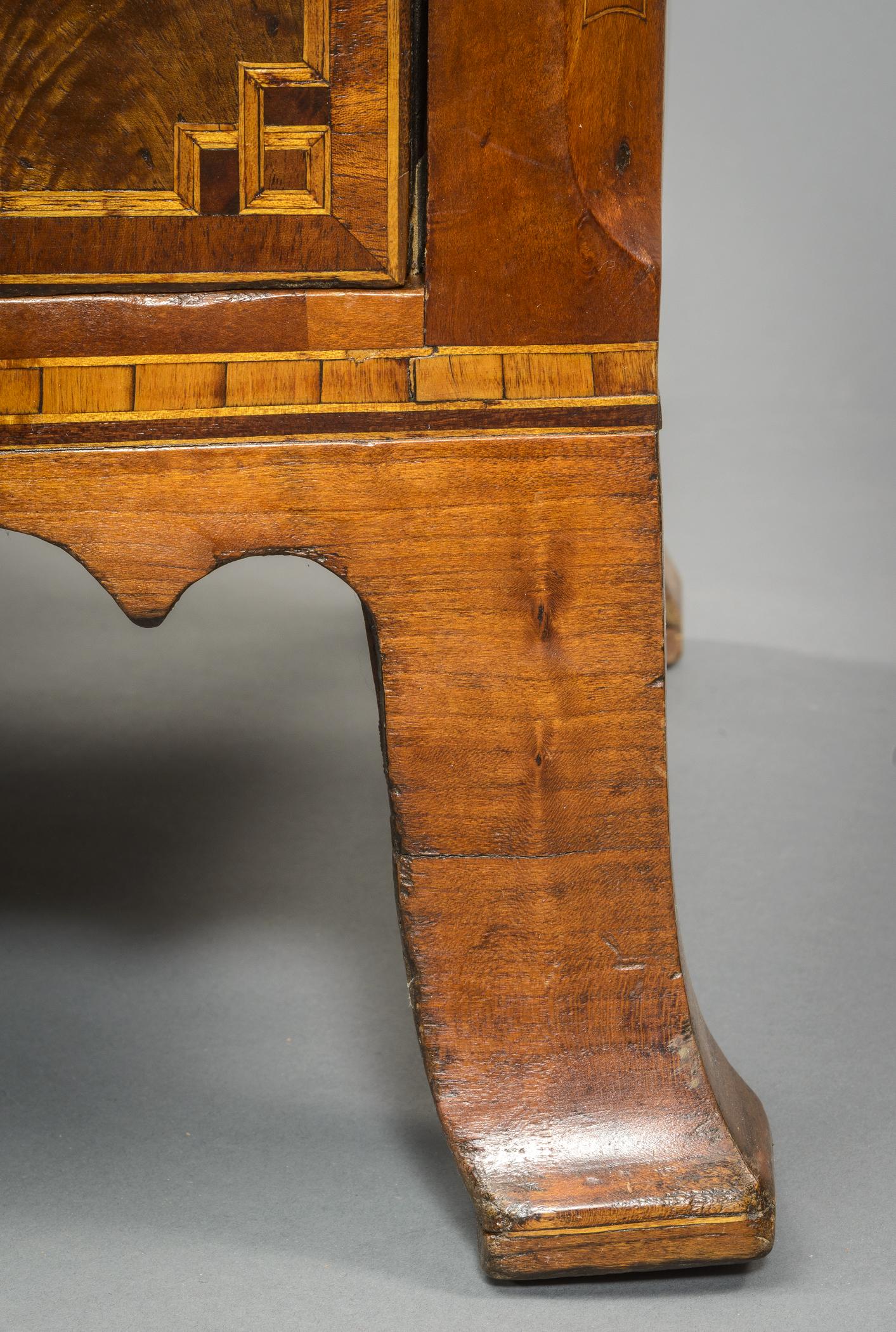 2016.0005 Chest of drawers, detail 5