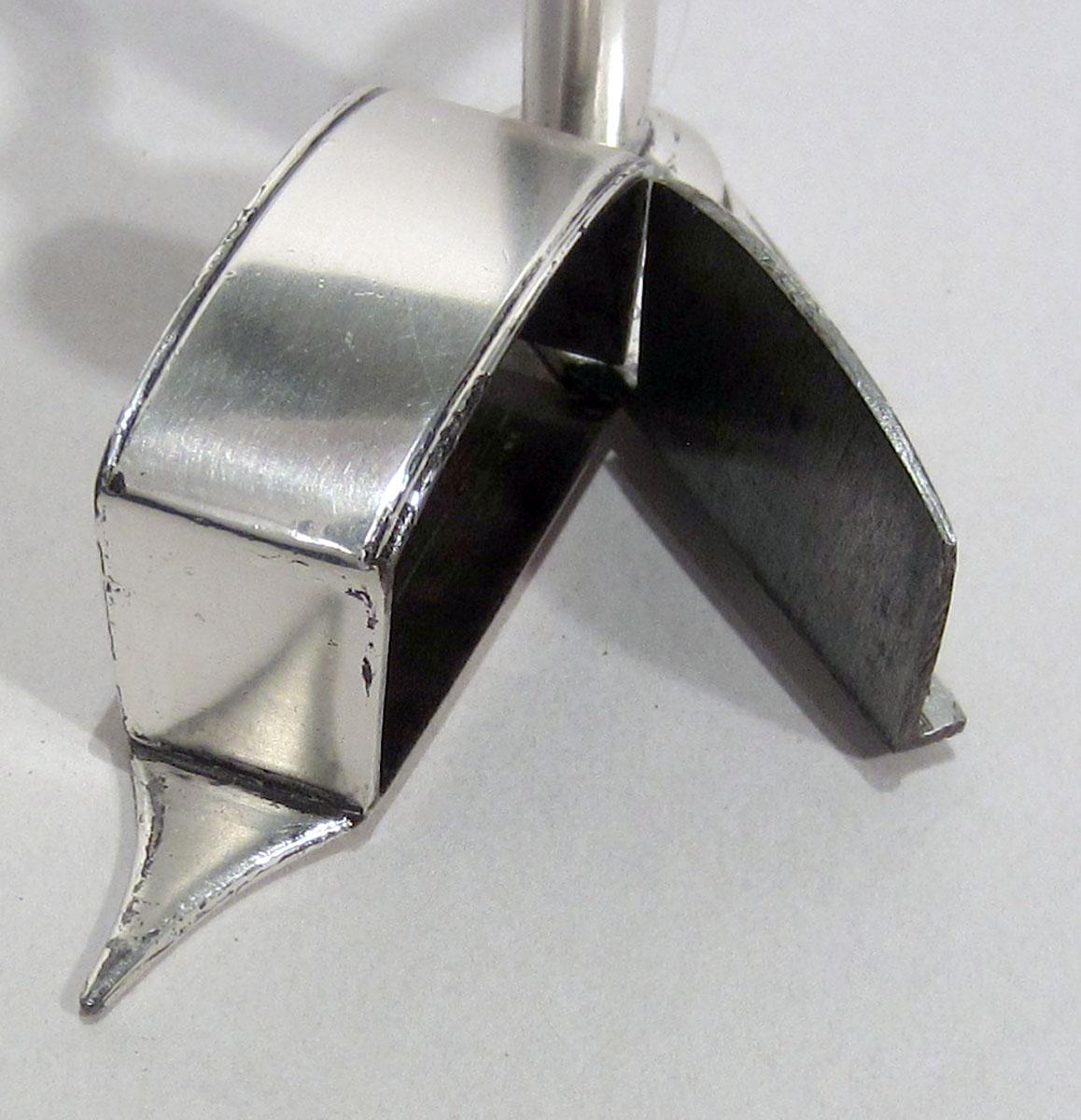 1959.1594 Snuffer open