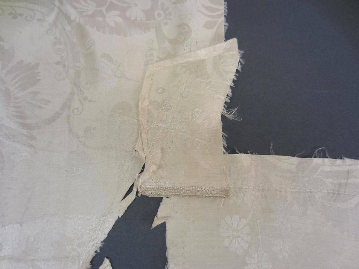 1969.4835 N Ex dress, Detail
