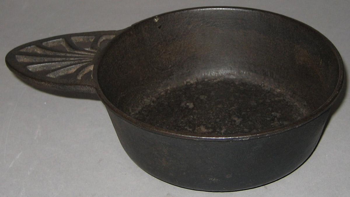 1959.1620.001 Porringer