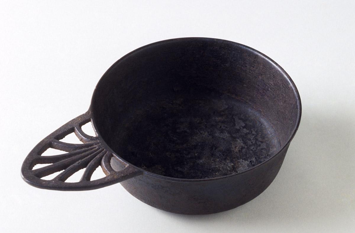 1959.1620.002 Porringer