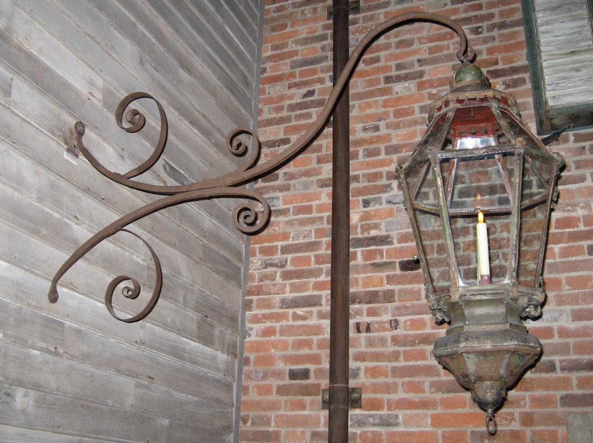 1959.1624 A, B Bracket