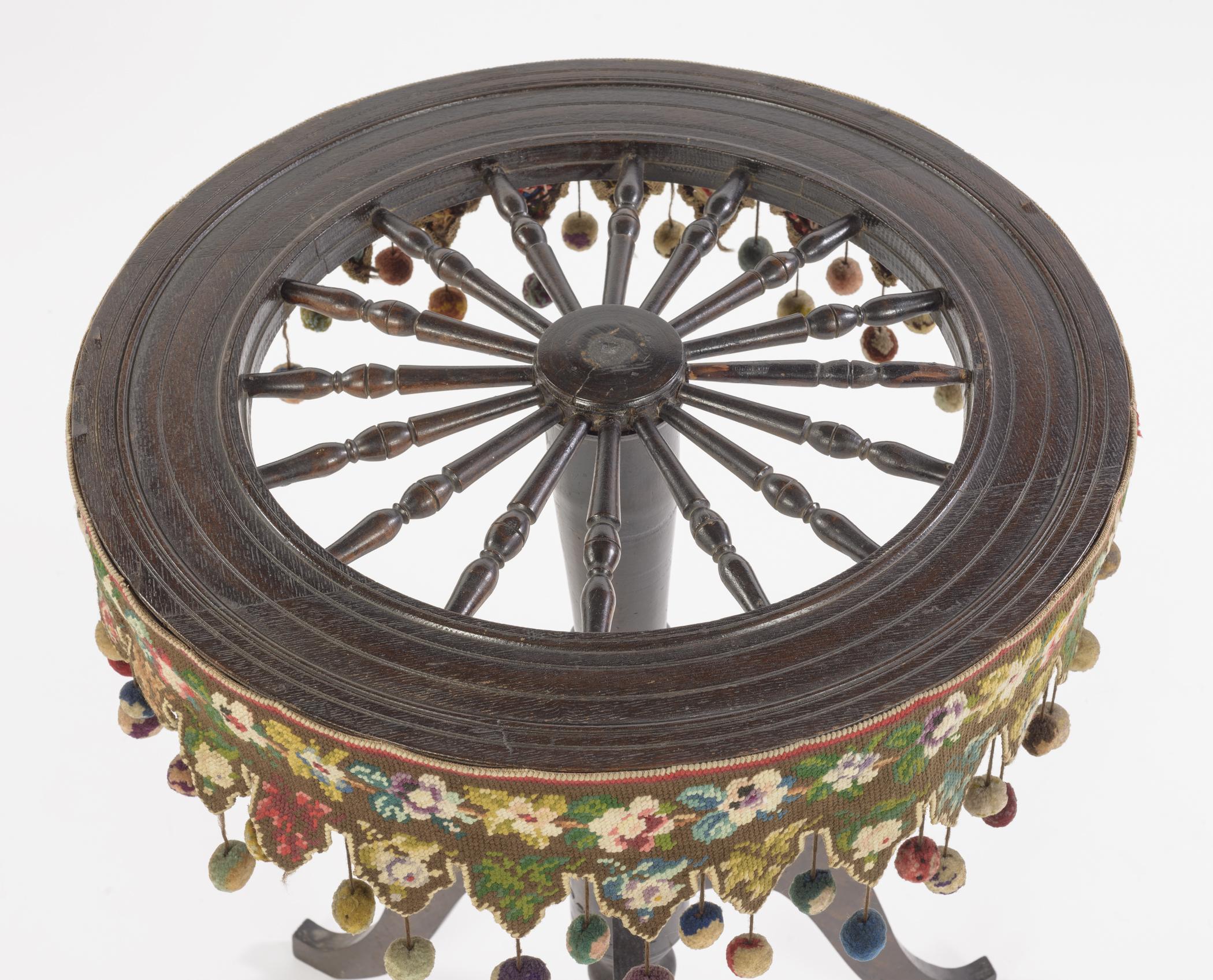 2016.0037 Table, detail 1
