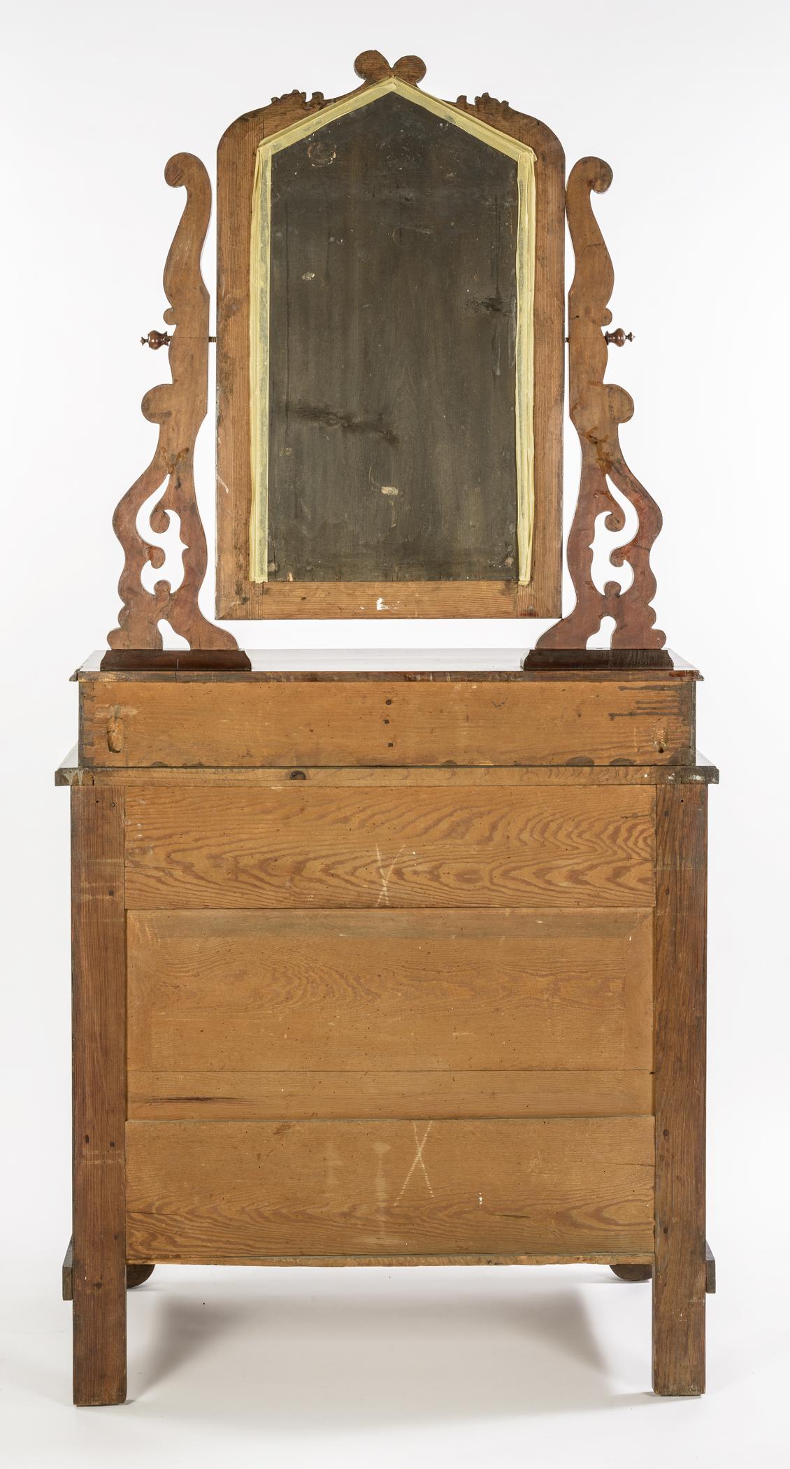 2016.0039 Bureau, view 2, reverse