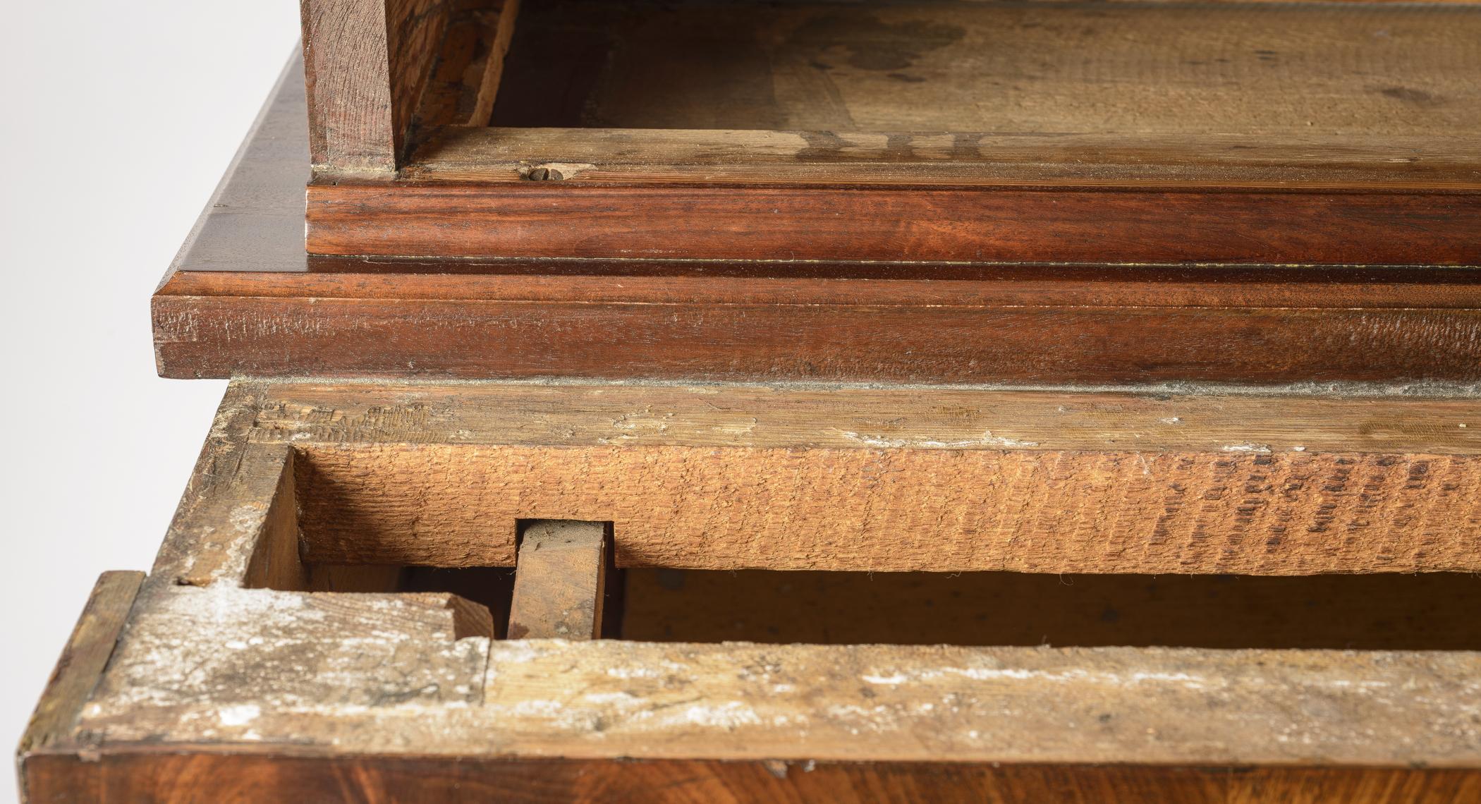 2016.0039 Bureau, detail 2