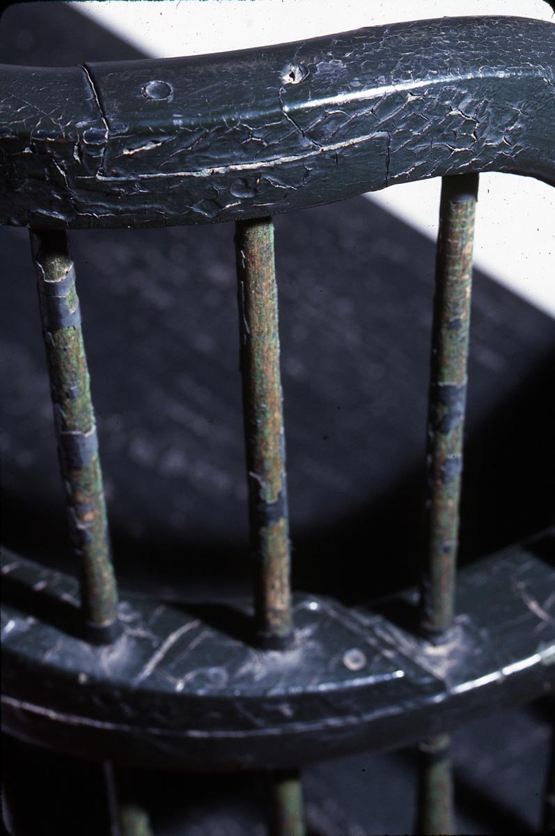 1959.1662 Settee, Windsor settee (posts detail)