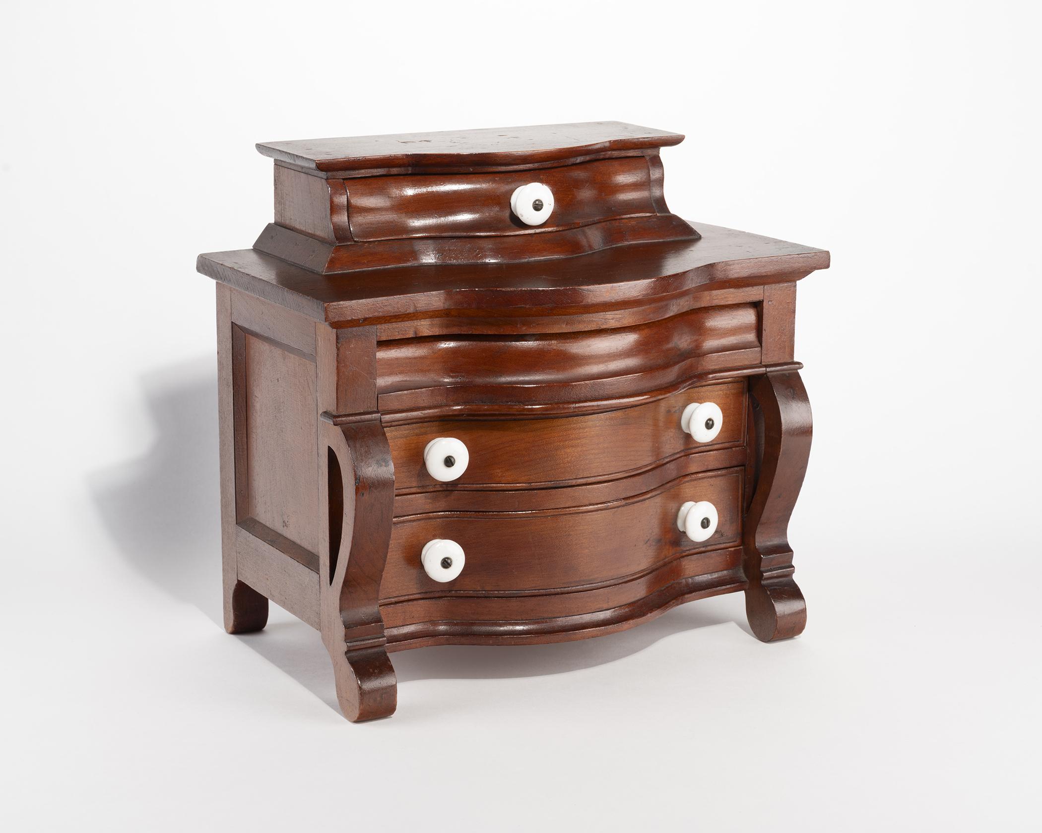 2021.0001 Chest of drawers, Miniature chest of drawers, view 1