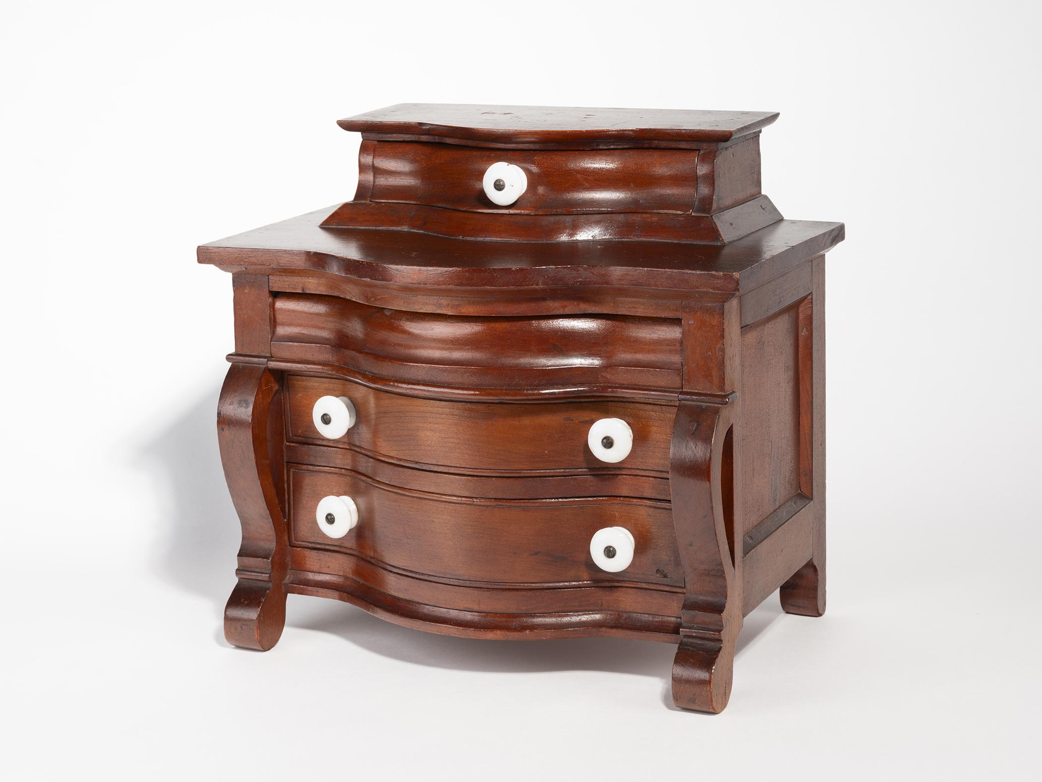 2021.0001 Chest of drawers, Miniature chest of drawers, view 2