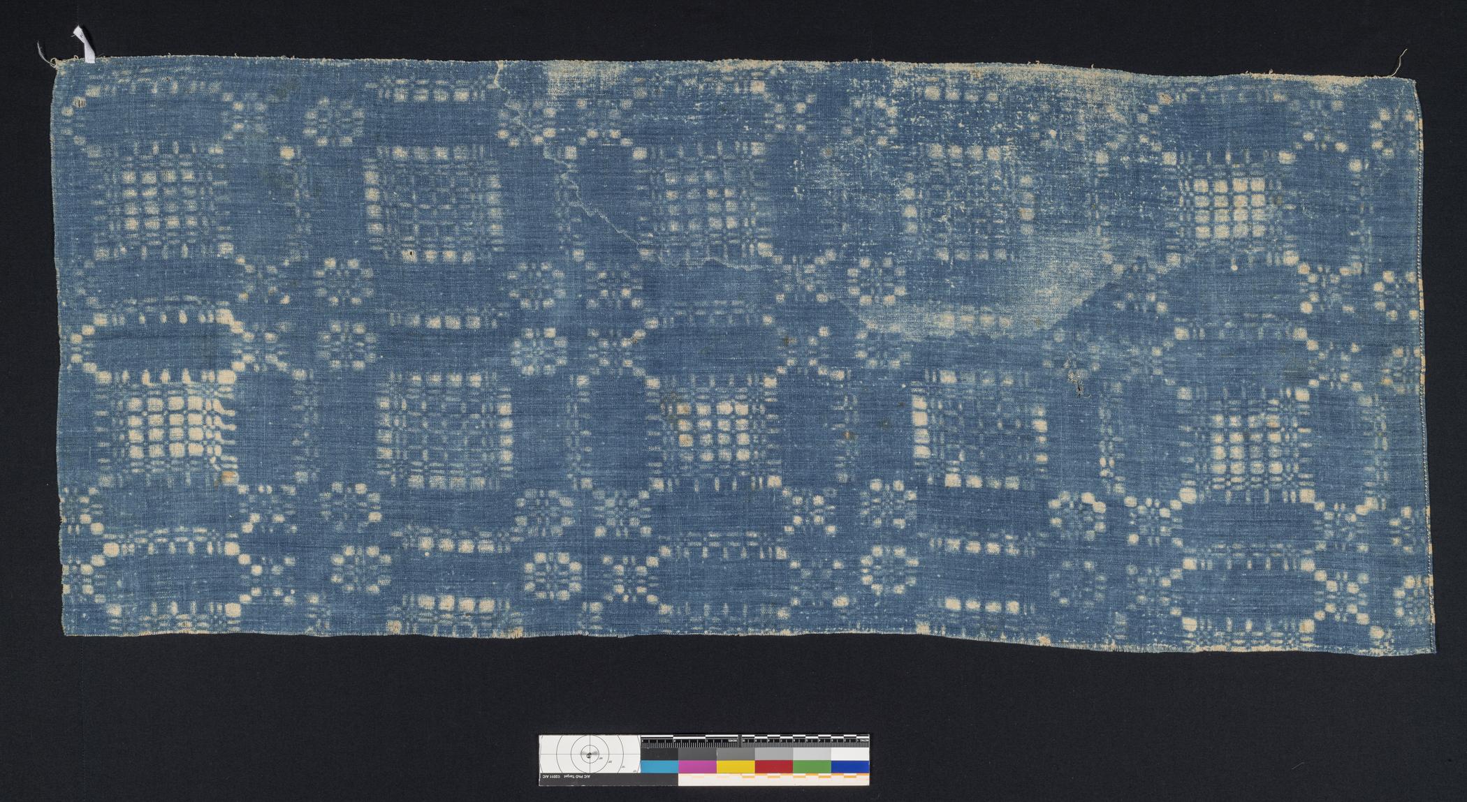 2016.0050.002 Textile fragment, view 2, reverse