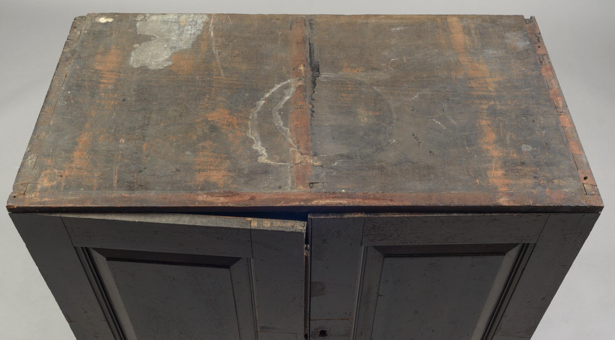 2017.0004 Cabinet, bottom cabinet, detail 7