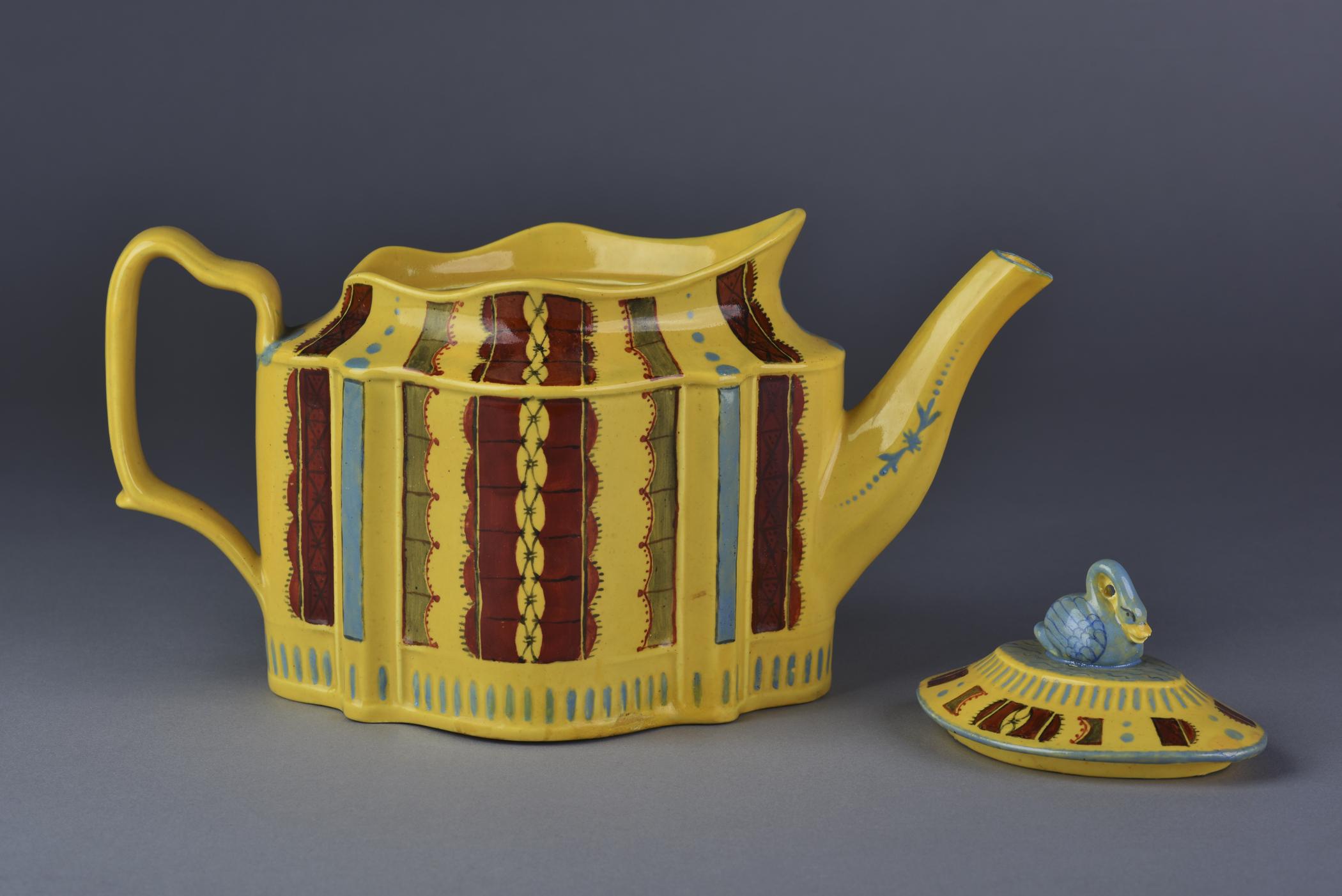 2017.0012.002 A, B Teapot, view 2