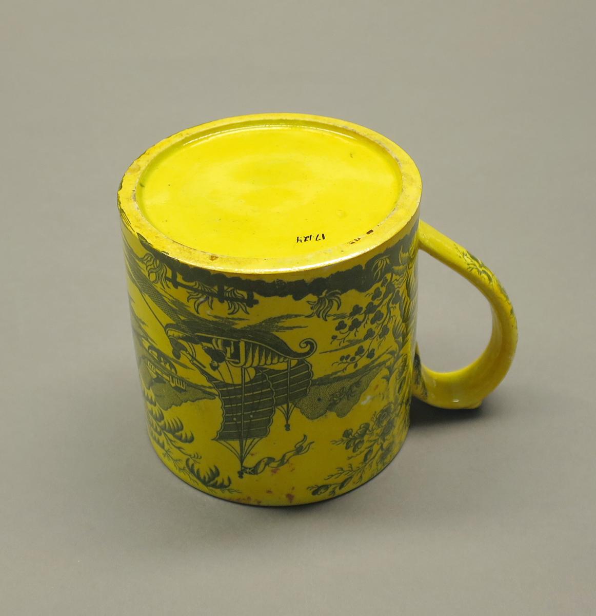 2017.0012.004 Mug, underside