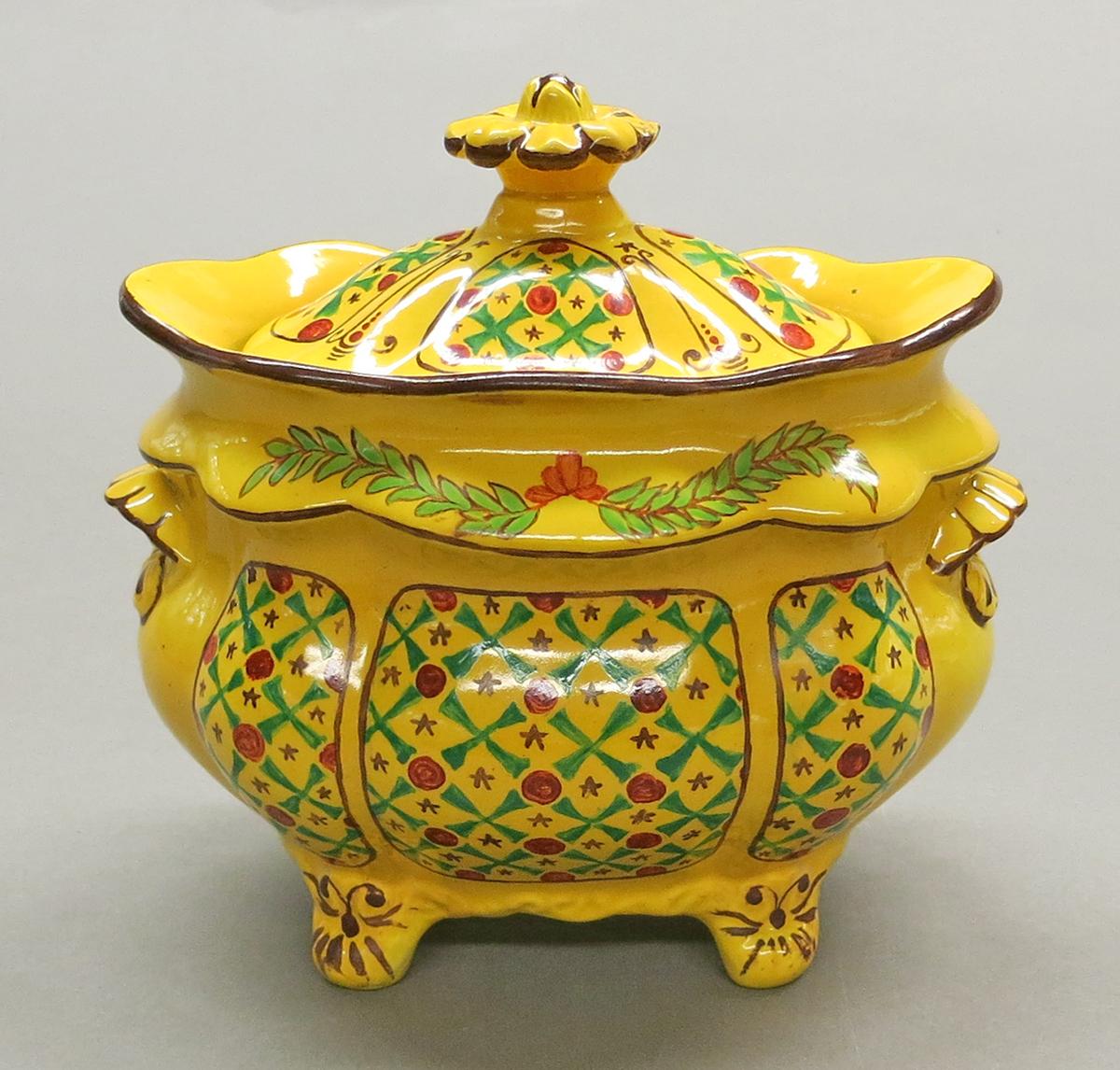 2017.0012.013.002 A, B Sugar bowl, view 2