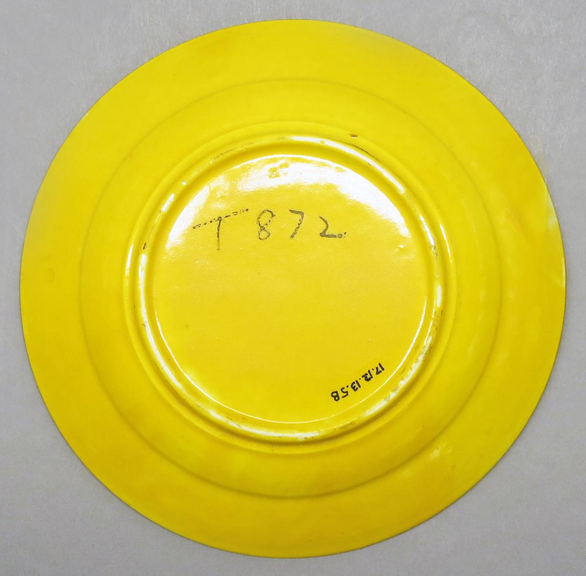 2017.0012.013.005 B Saucer, underside