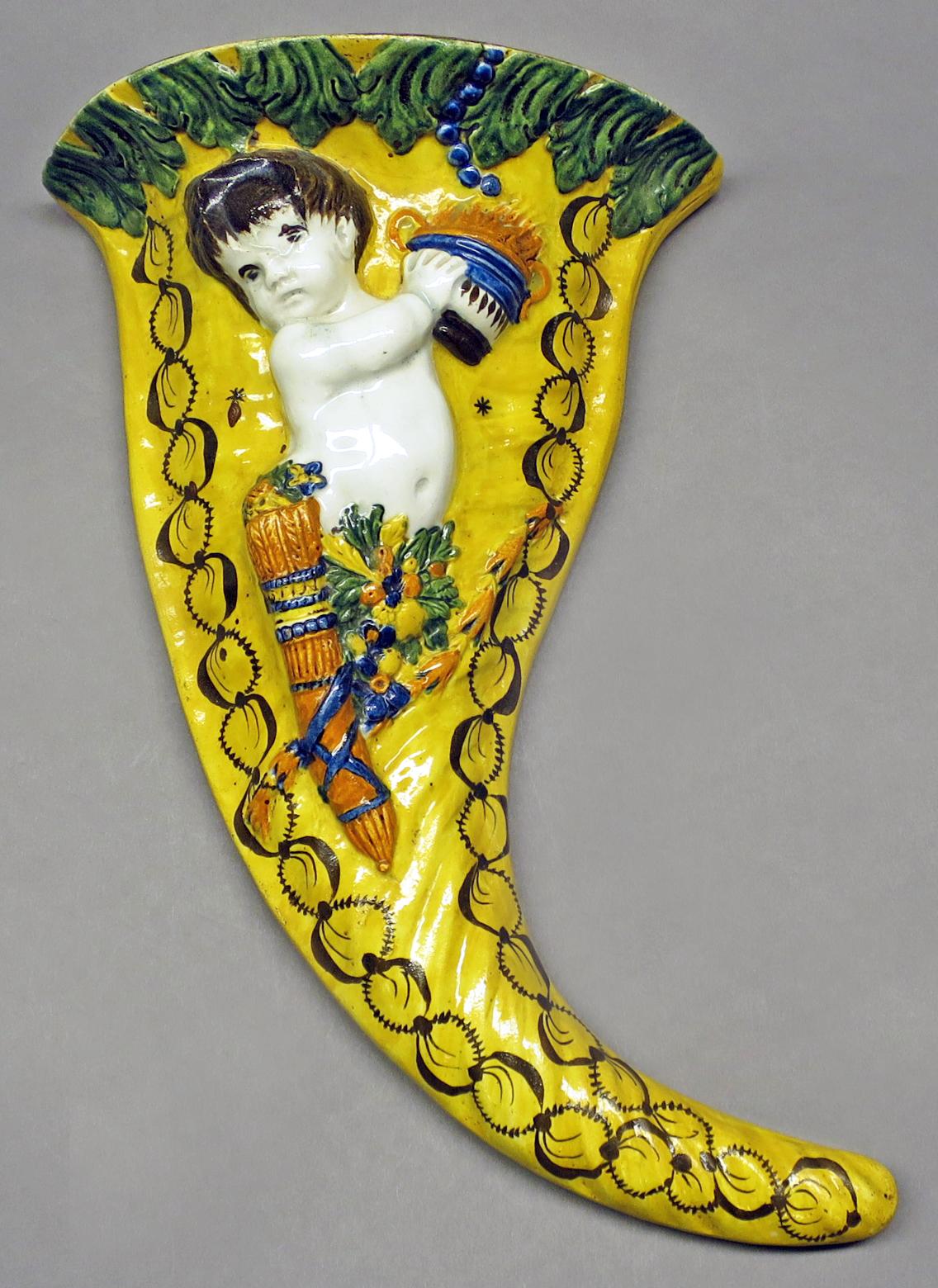 2017.0012.019.001 Flower container, overall