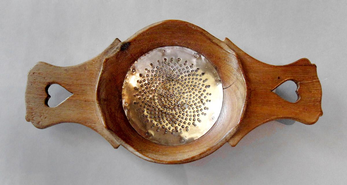 1959.1720 Strainer, upper surface