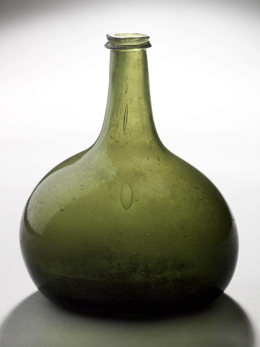 1959.1723 Glass onion bottle