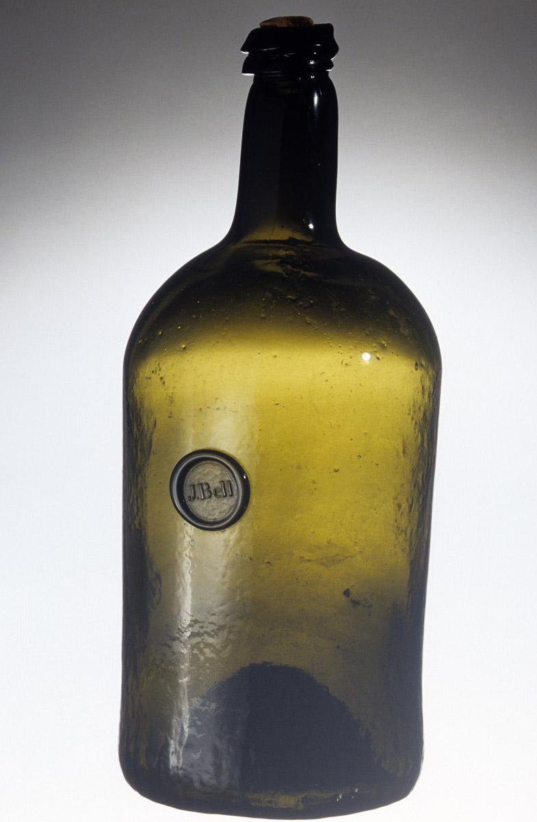 1959.1724 Glass wine bottle