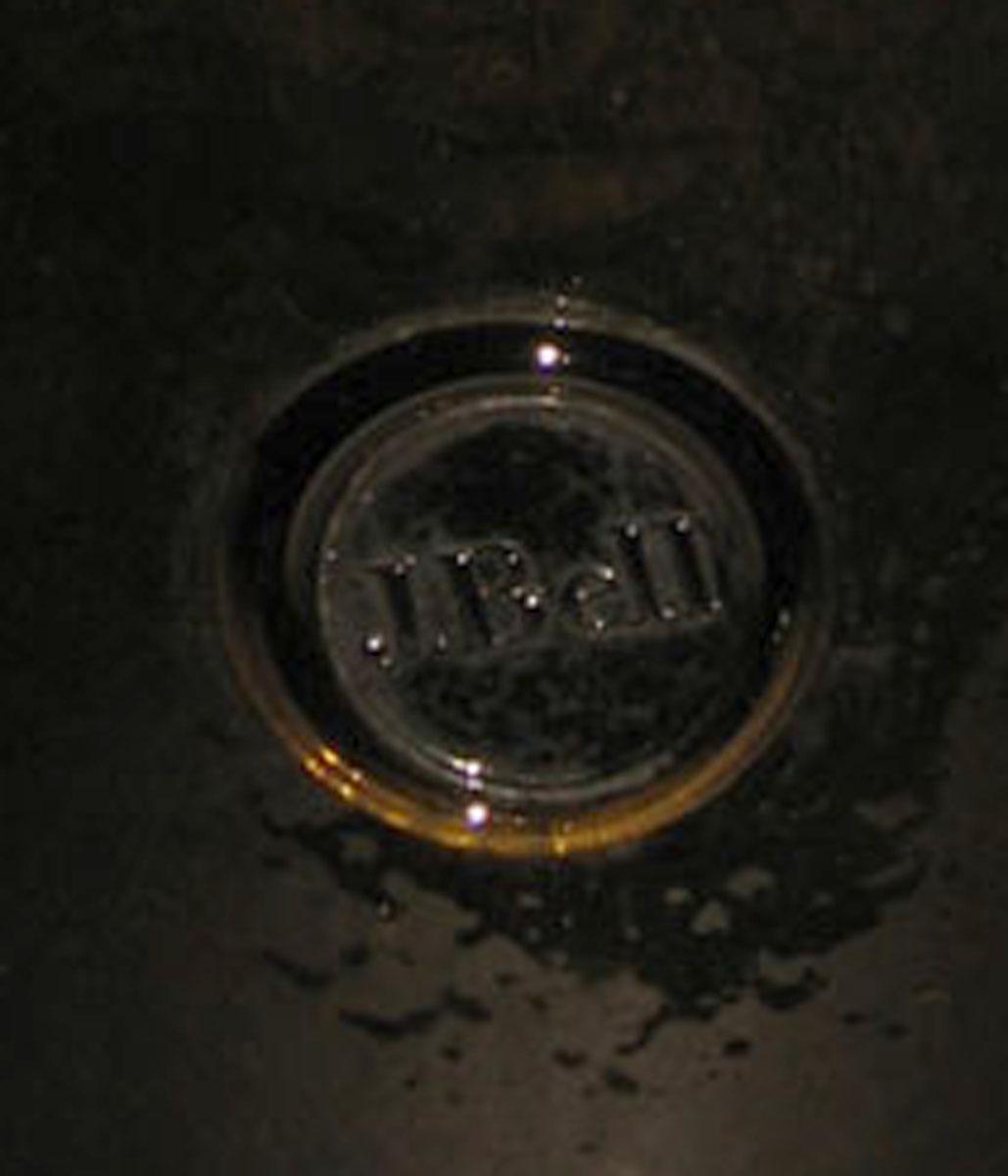 1959.1724 Glass wine bottle (seal)