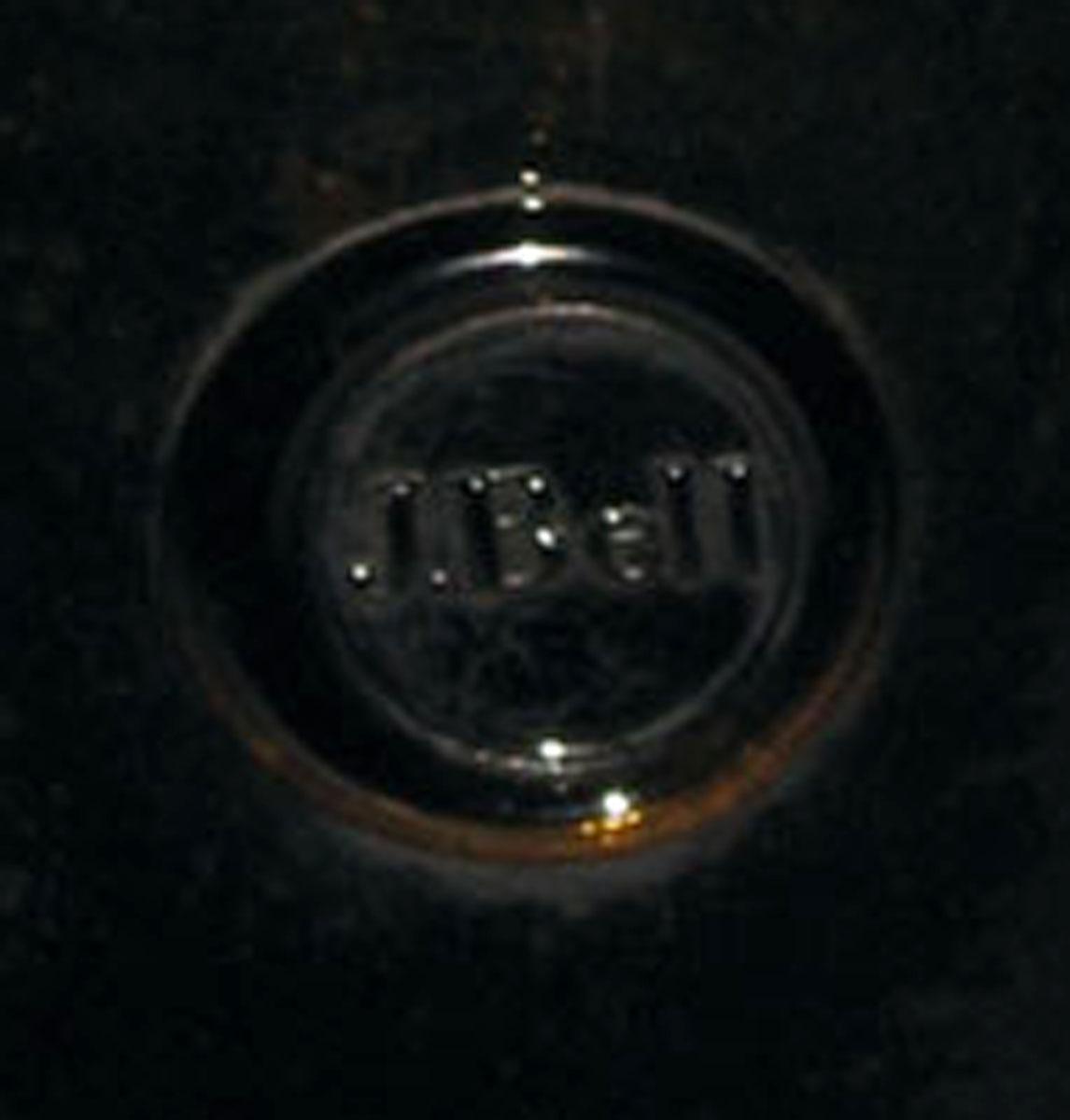 1959.1725 Glass wine bottle (seal)