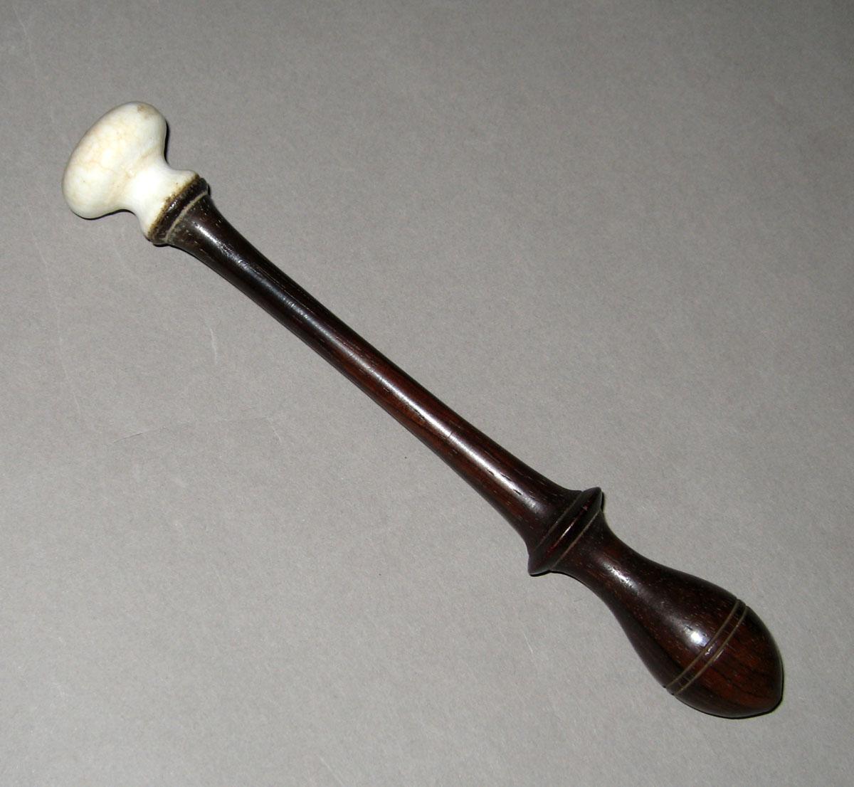 1959.1728 Muddler with earthenware knop