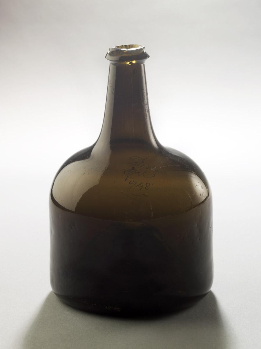 1959.1730 Wine bottle