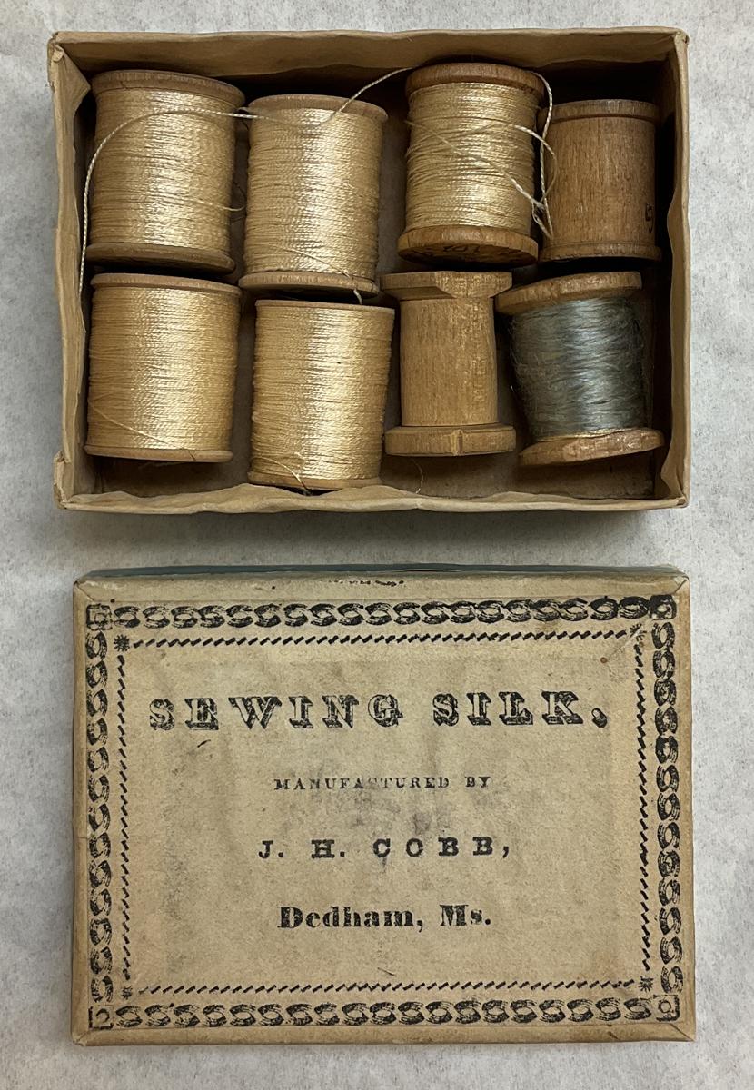 2017.0019.102.009 A-J Sewing kit, Reg Image, overall