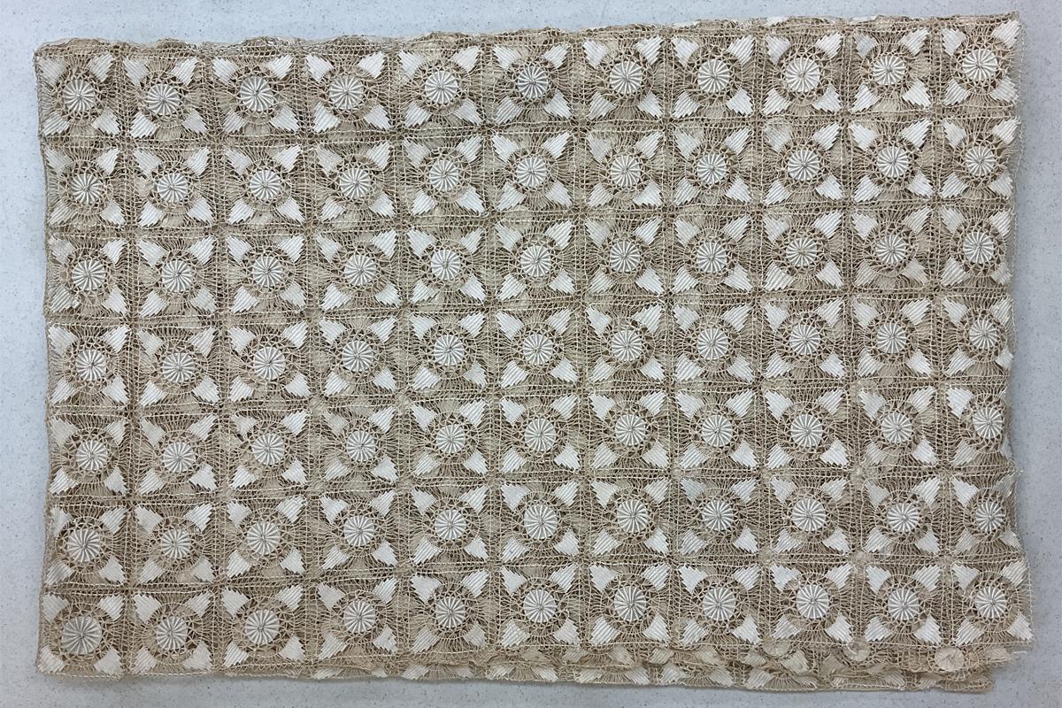 2017.0019.112.001 Tablecloth, detail