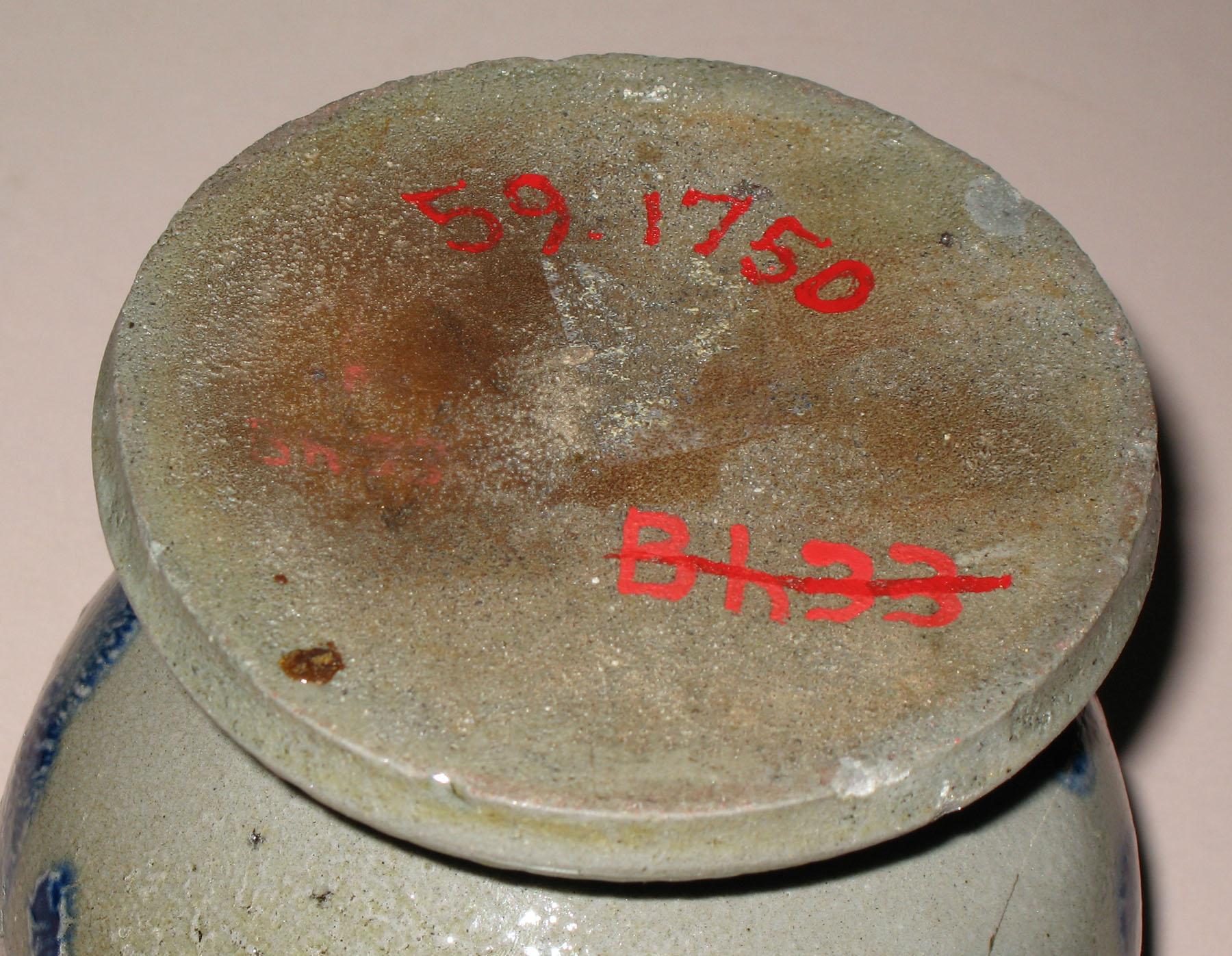 1959.1750 Salt-glazed stoneware vase (bottom)