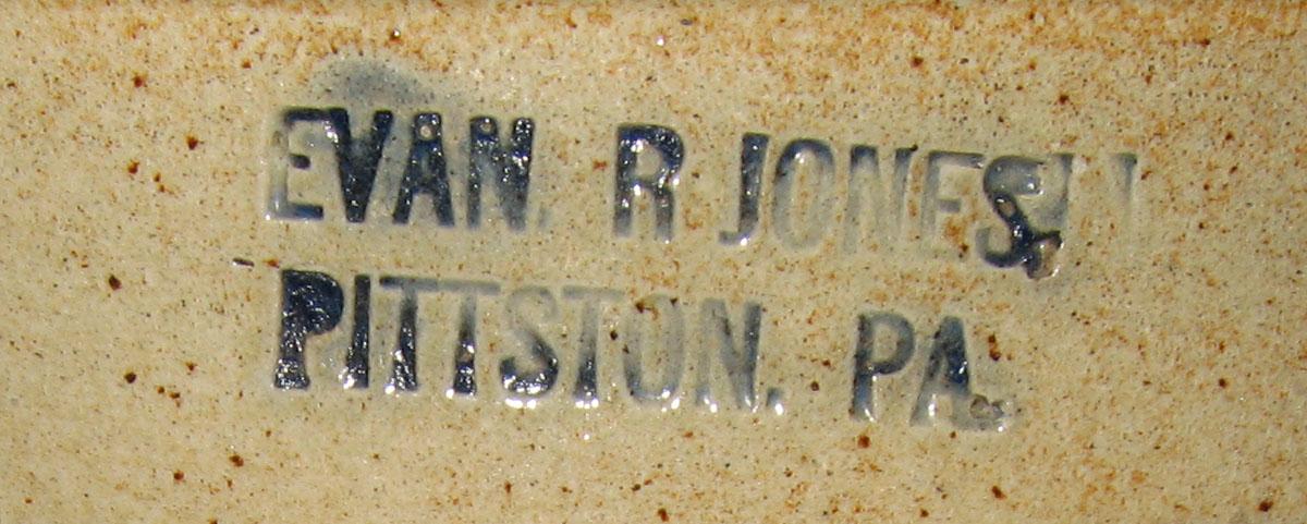 1959.1776 Stoneware Pot (mark detail)