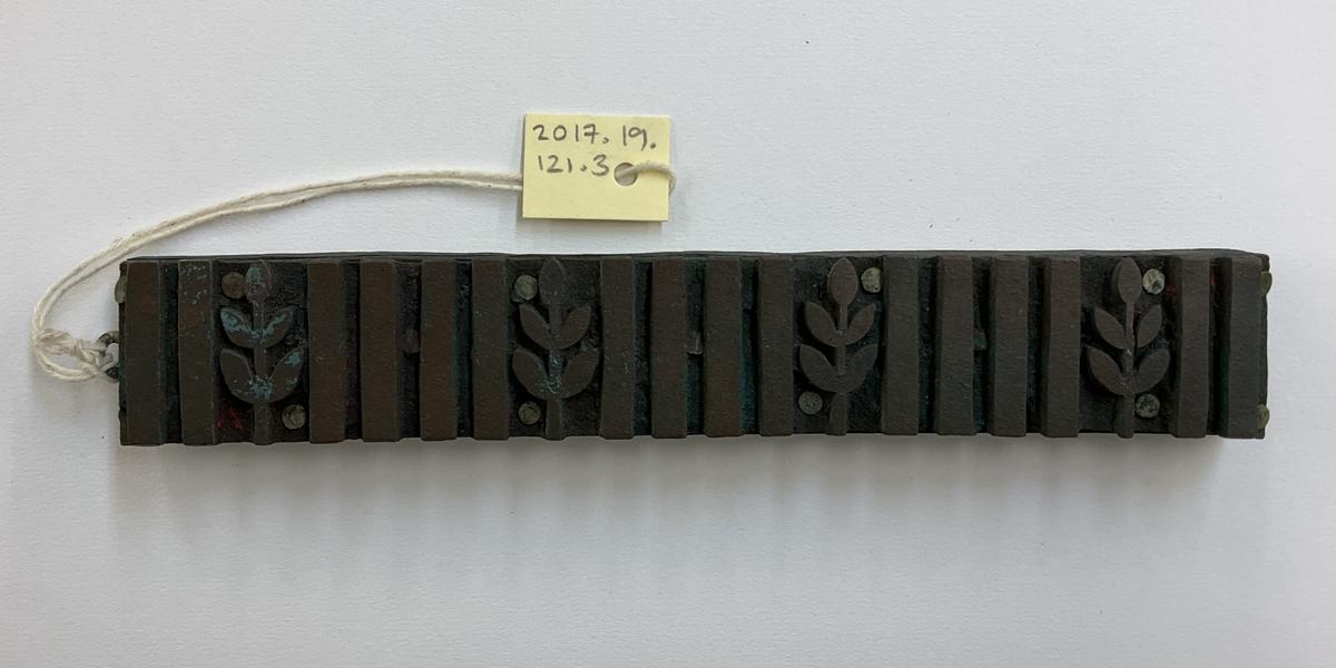 2017.0019.121.003 Tool (for textiles), Textile printing block, Reg Image, overall