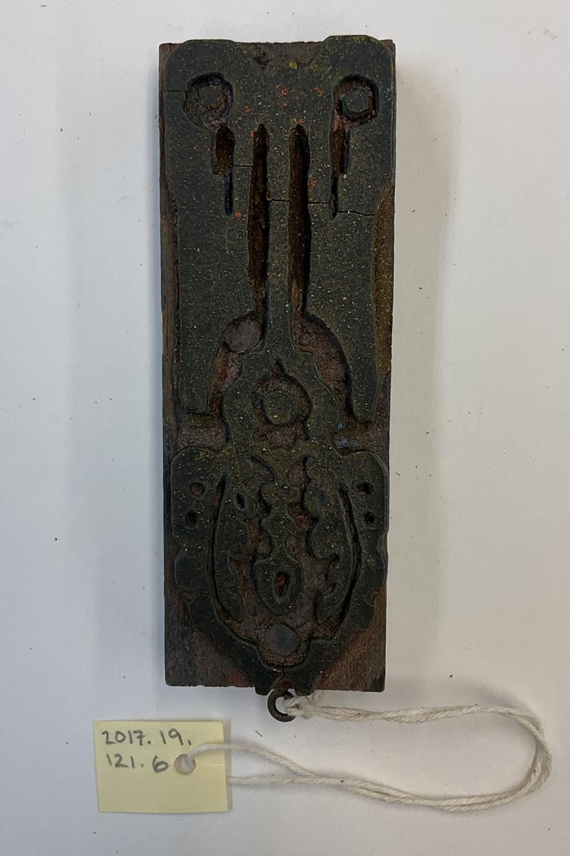 2017.0019.121.006 Tool (for textiles), Textile printing block, Reg Image, overall