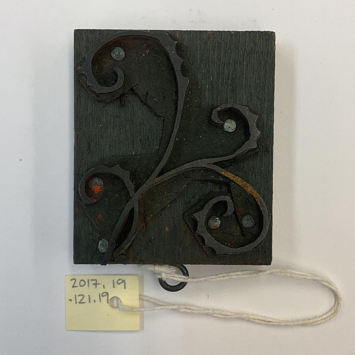 2017.0019.121.019 Tool (for textiles), Textile printing block, Reg Image, overall