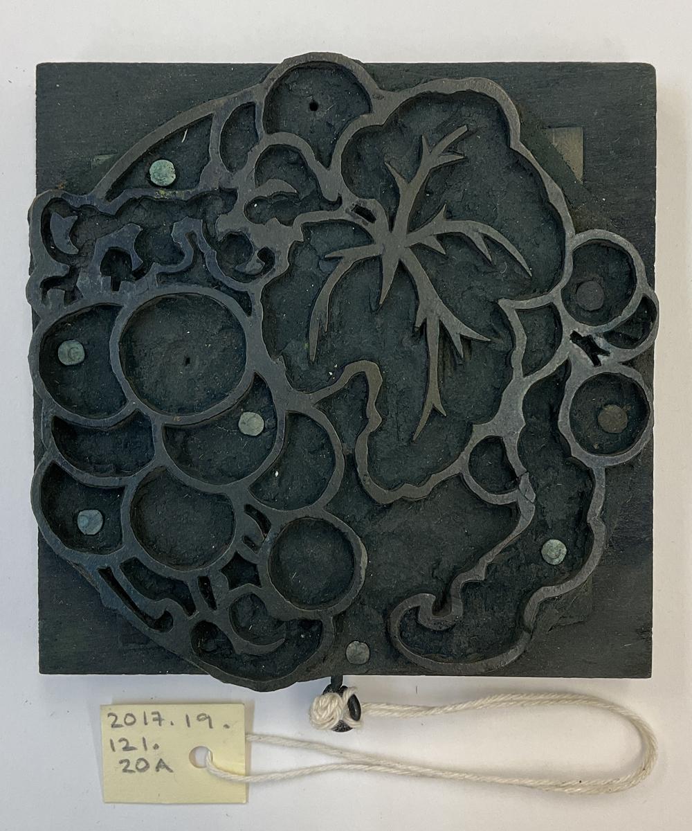 2017.0019.121.020 A Tool (for textiles), Textile printing block, Reg Image, overall