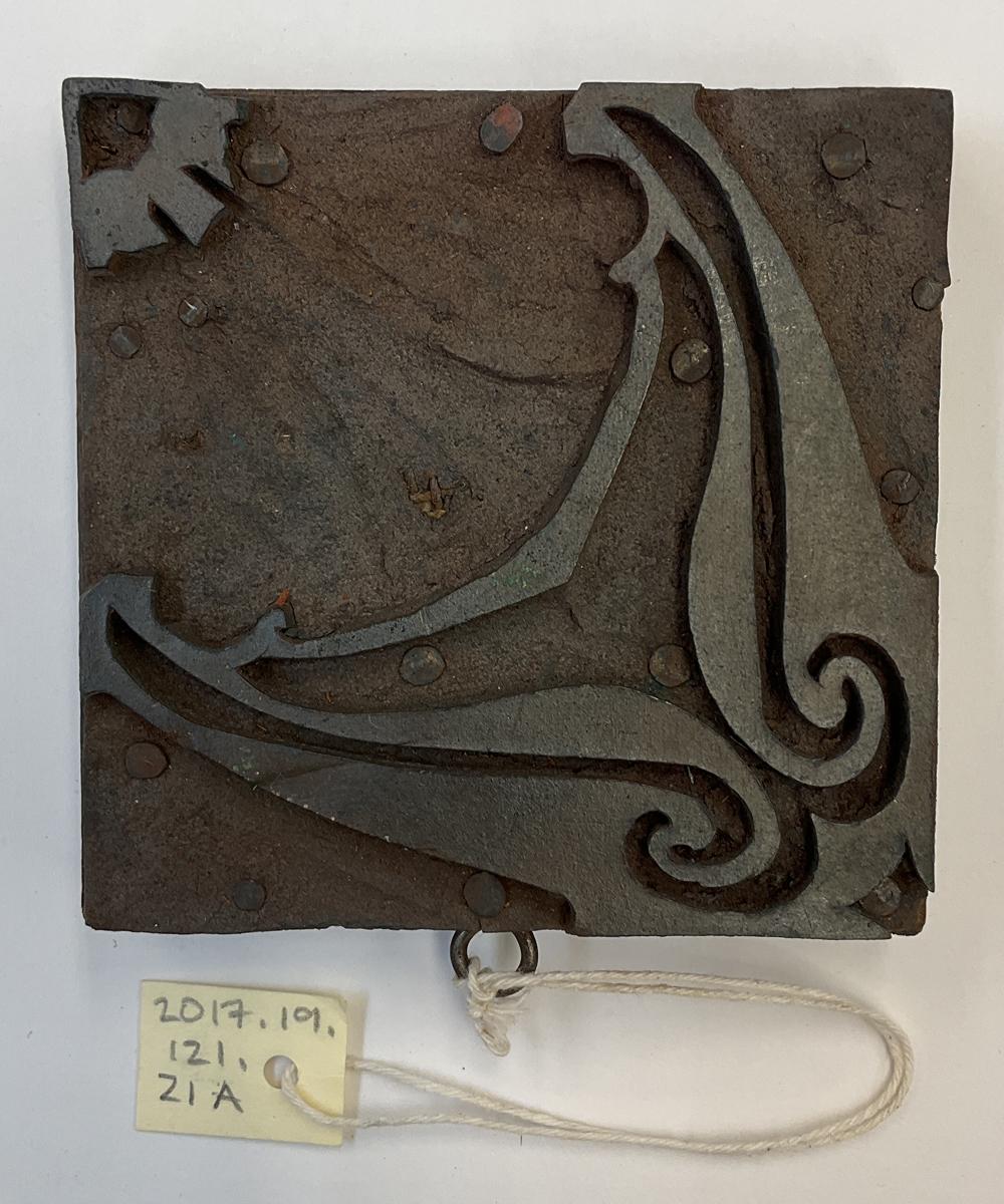 2017.0019.121.021 A Tool (for textiles), Textile printing block, Reg Image, overall