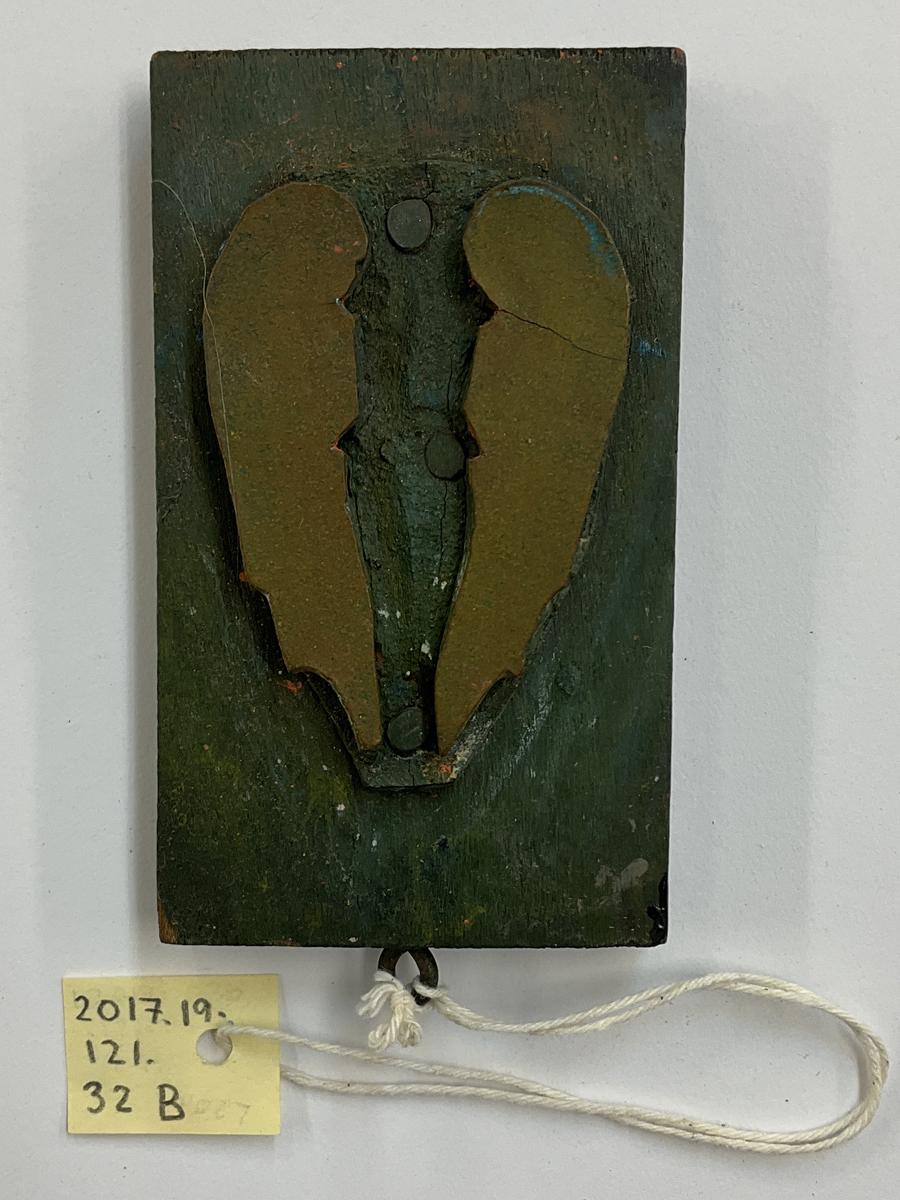 2017.0019.121.032 B Tool (for textiles), Textile printing block, Reg Image, overall