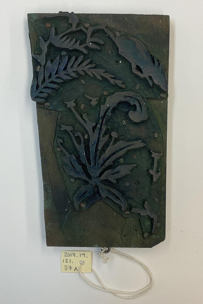 2017.0019.121.037 A Tool (for textiles), Textile printing block, Reg Image, overall