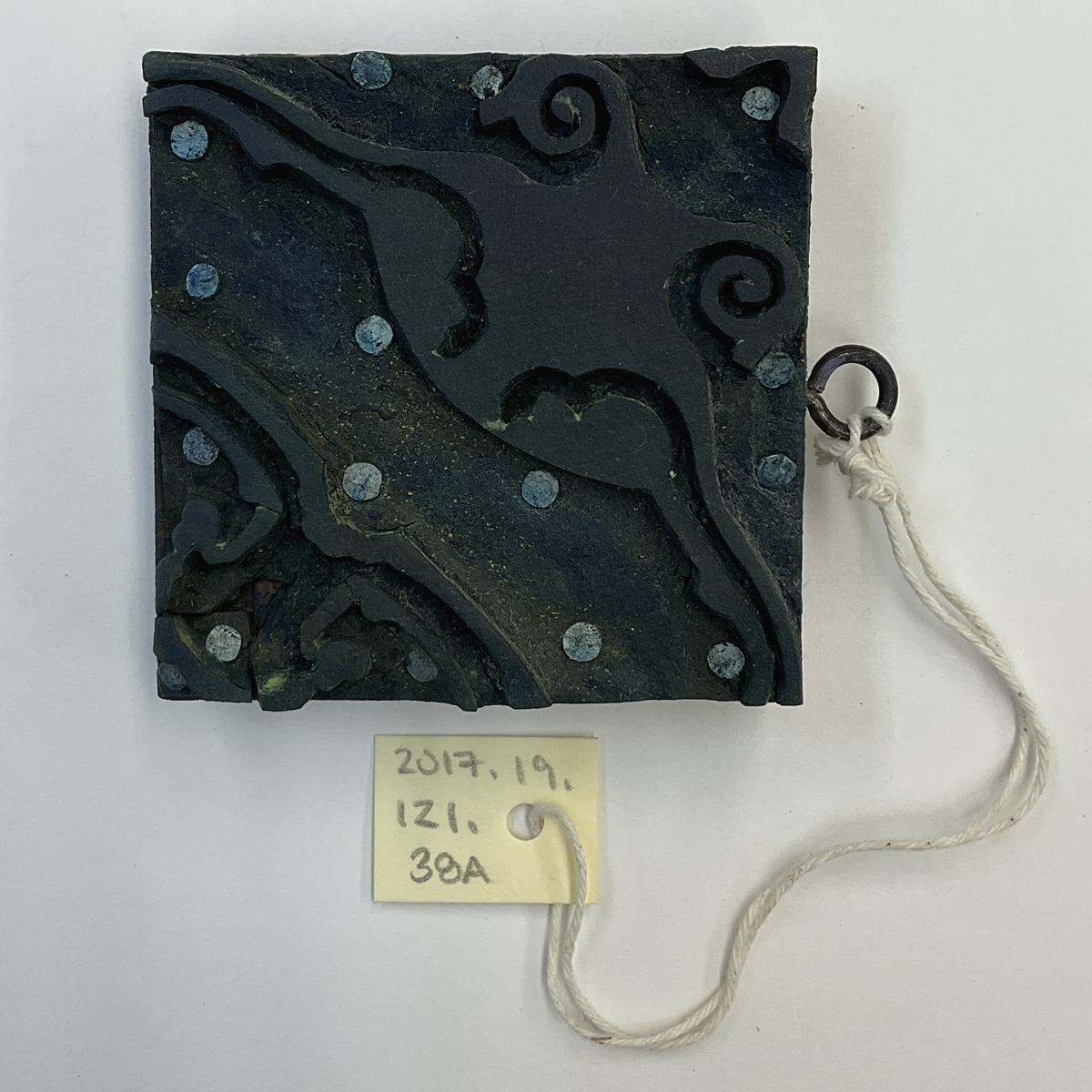 2017.0019.121.038 A Tool (for textiles), Textile printing block, Reg Image, overall