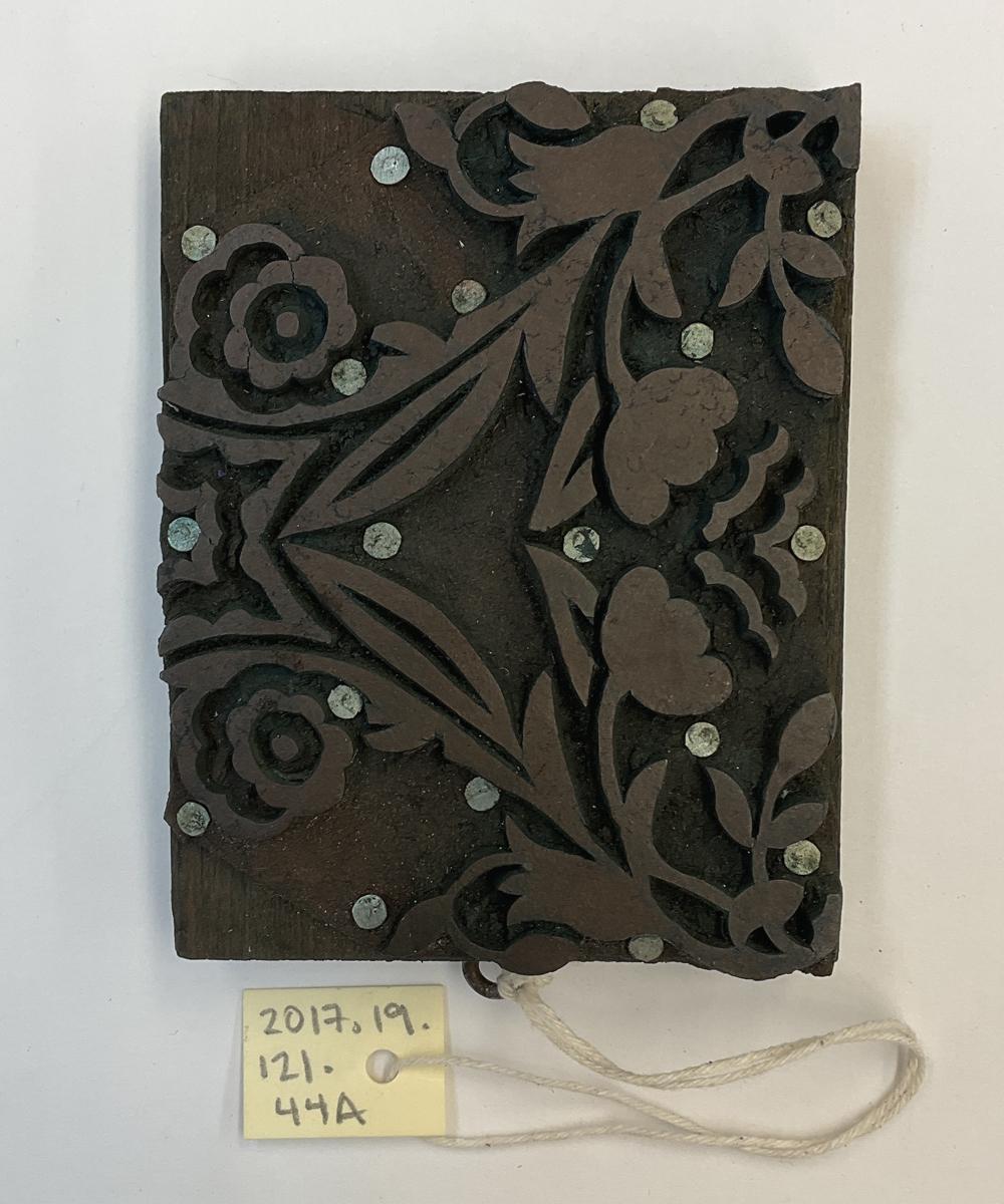 2017.0019.121.044 A Tool (for textiles), Textile printing block, Reg Image, overall