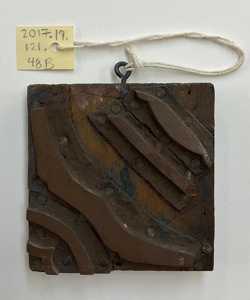 2017.0019.121.048 B Tool (for textiles), Textile printing block, Reg Image, overall