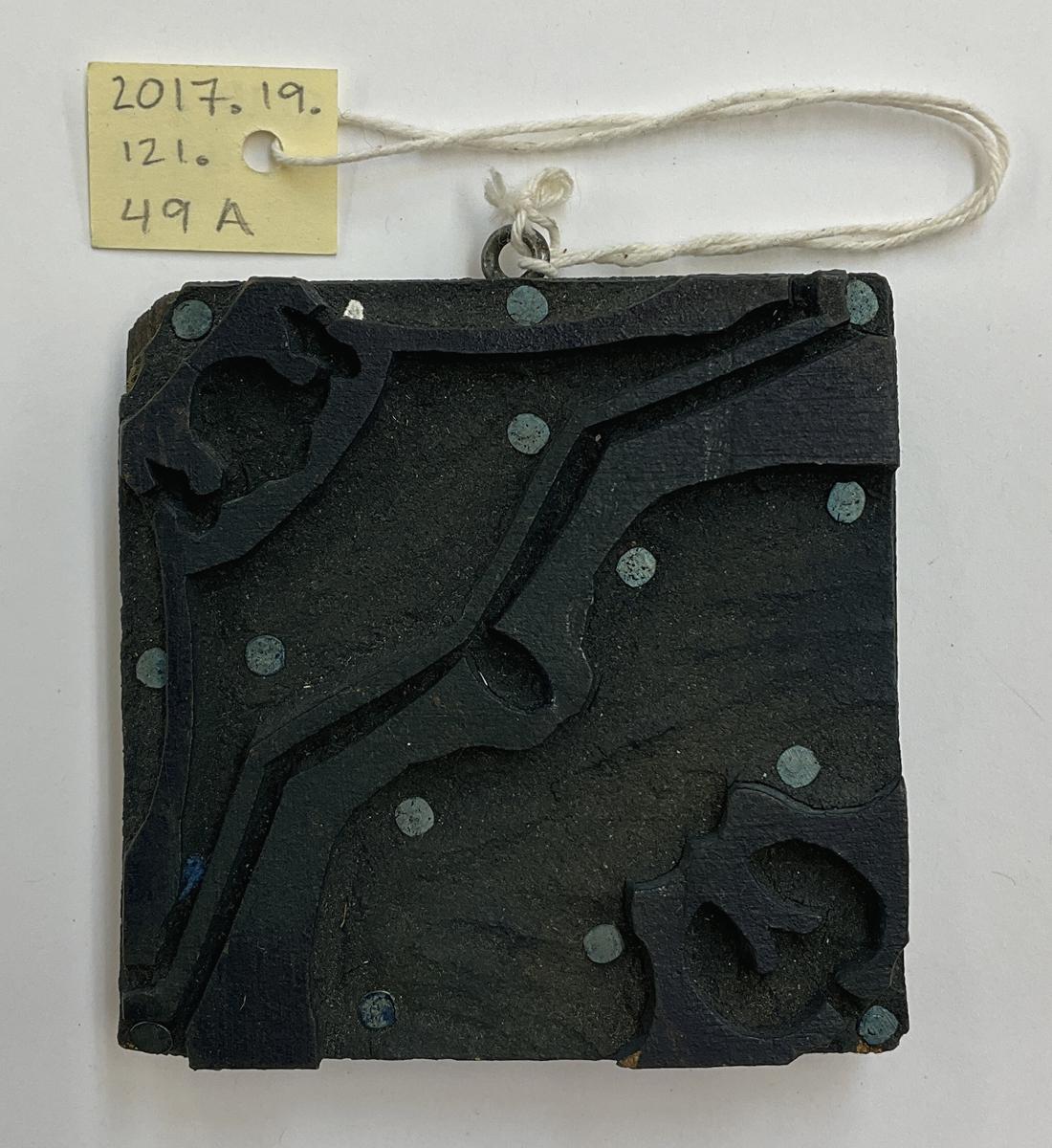 2017.0019.121.049 A Tool (for textiles), Textile printing block, Reg Image, overall