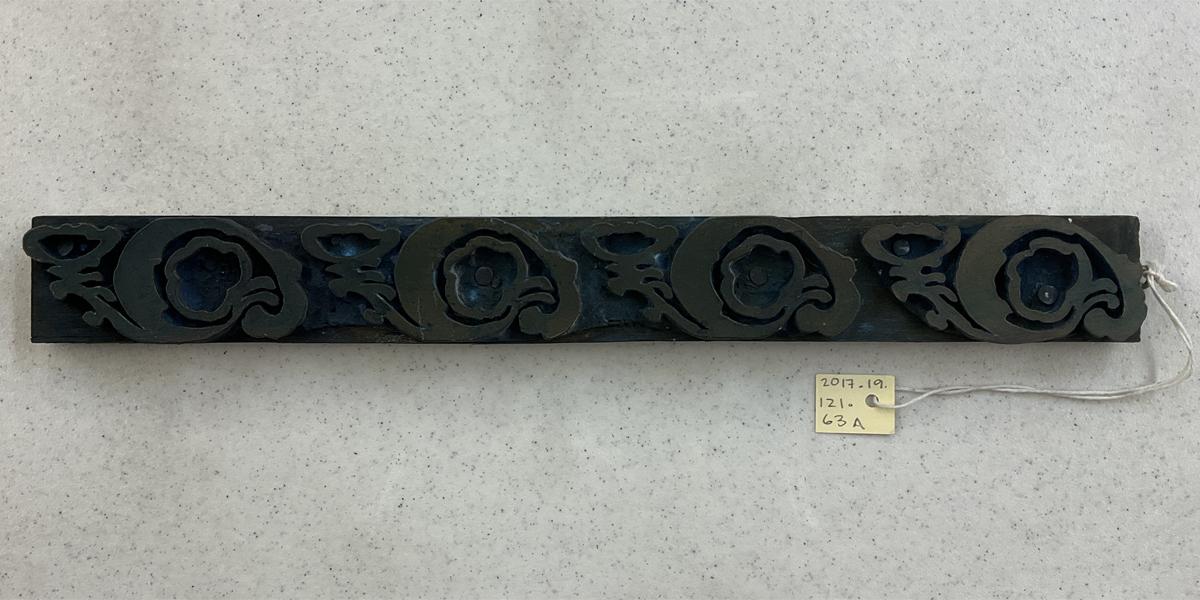 2017.0019.121.063 A Tool (for textiles), Textile printing block, Reg Image, overall