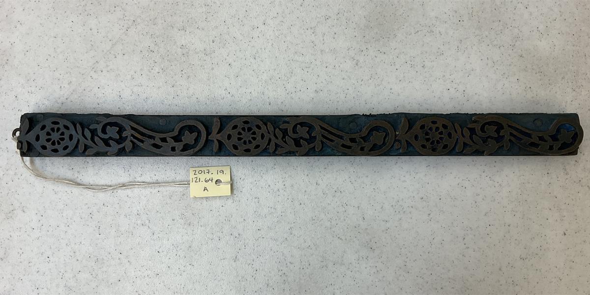 2017.0019.121.064 A Tool (for textiles), Textile printing block, Reg Image, overall