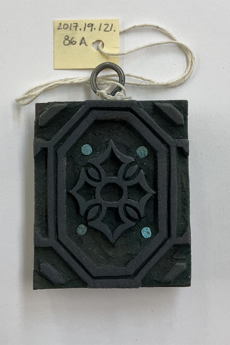 2017.0019.121.086 A Tool (for textiles), Textile printing block, Reg Image, overall