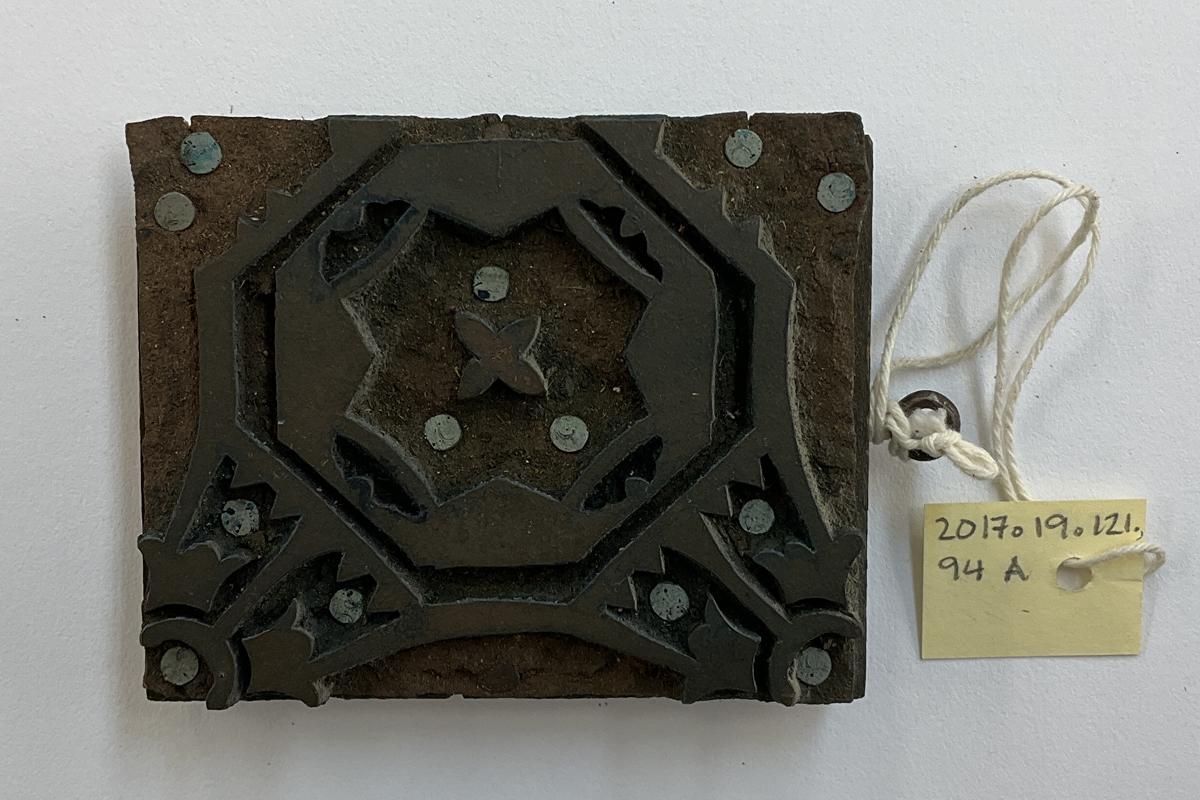 2017.0019.121.094 A Tool (for textiles), Textile printing block, Reg Image, overall